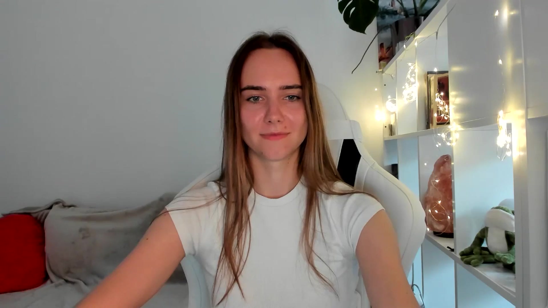 Gallery image thumbnail from OhAlisa's myfreecams stream on, 09/02/2025, 16:37 image 20 of 20