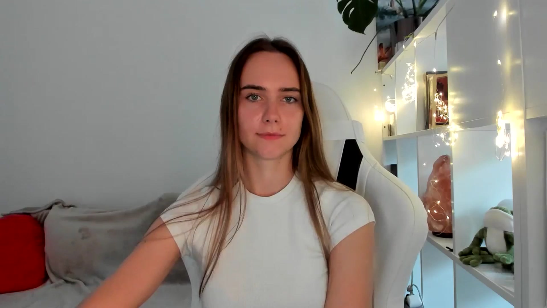 Gallery image thumbnail from OhAlisa's myfreecams stream on, 09/02/2025, 16:37 image 19 of 20