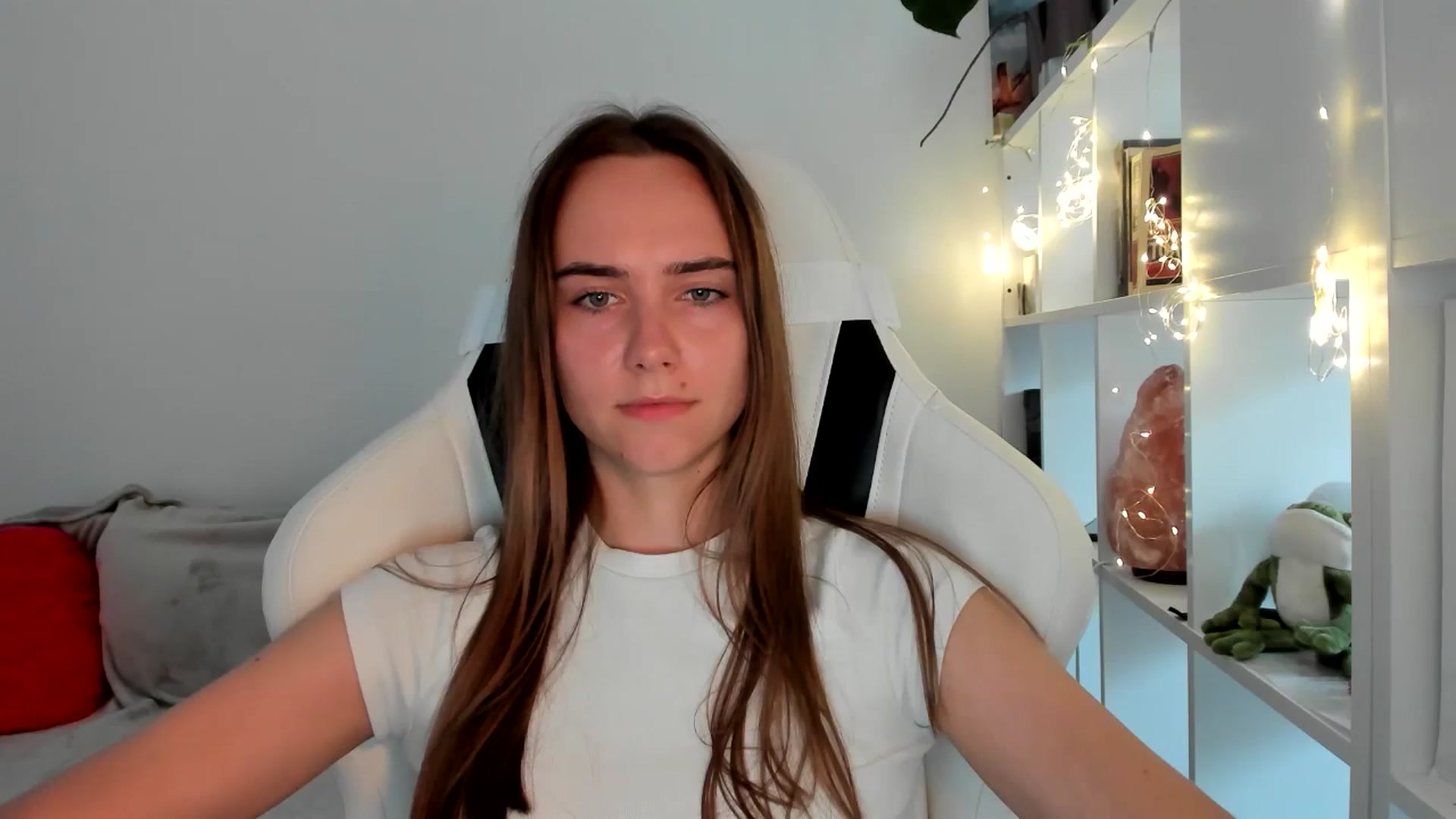 Gallery image thumbnail from OhAlisa's myfreecams stream on, 09/02/2025, 16:37 image 17 of 20