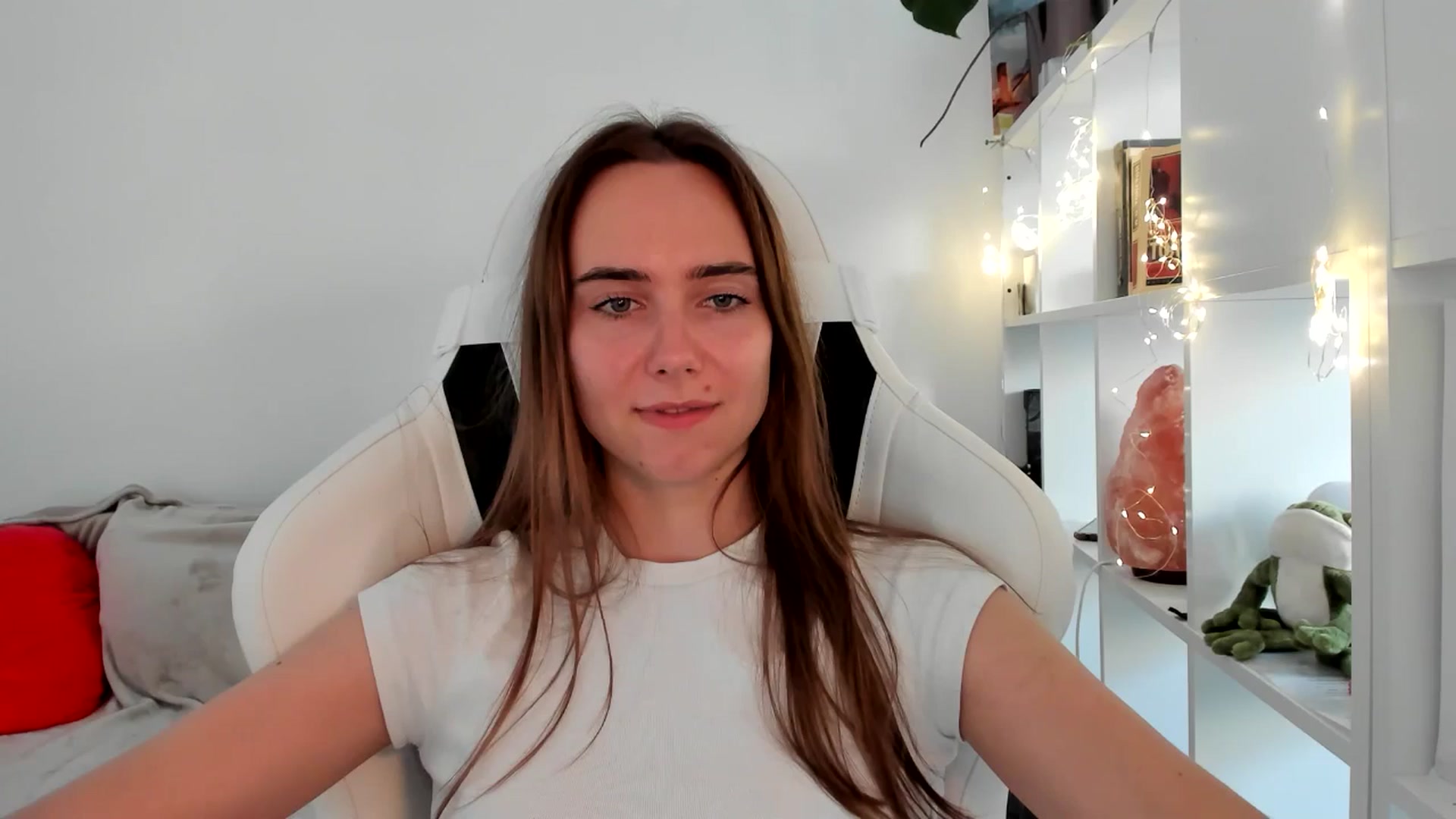 Gallery image thumbnail from OhAlisa's myfreecams stream on, 09/02/2025, 16:37 image 12 of 20