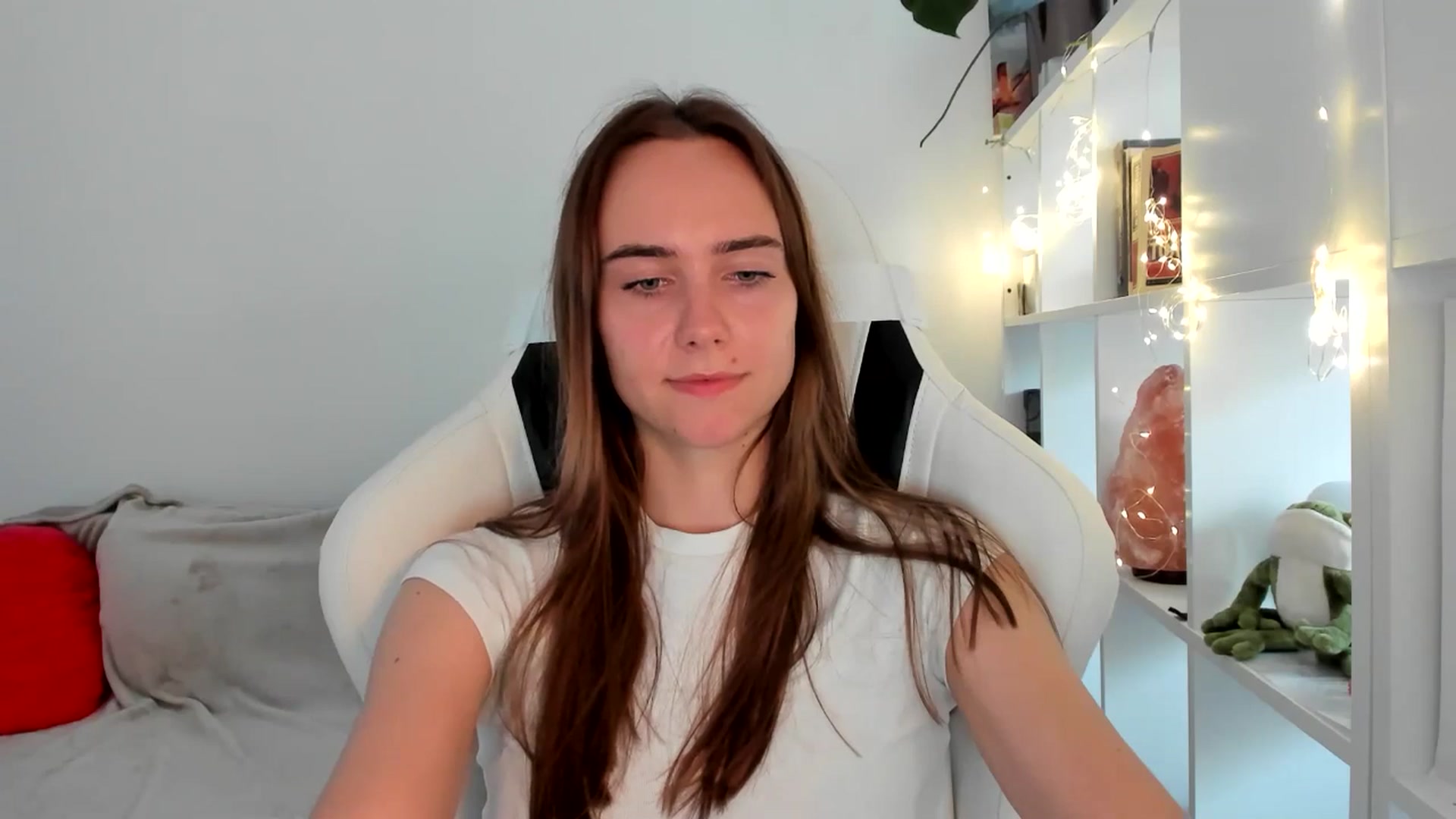 Gallery image thumbnail from OhAlisa's myfreecams stream on, 09/02/2025, 16:37 image 14 of 20