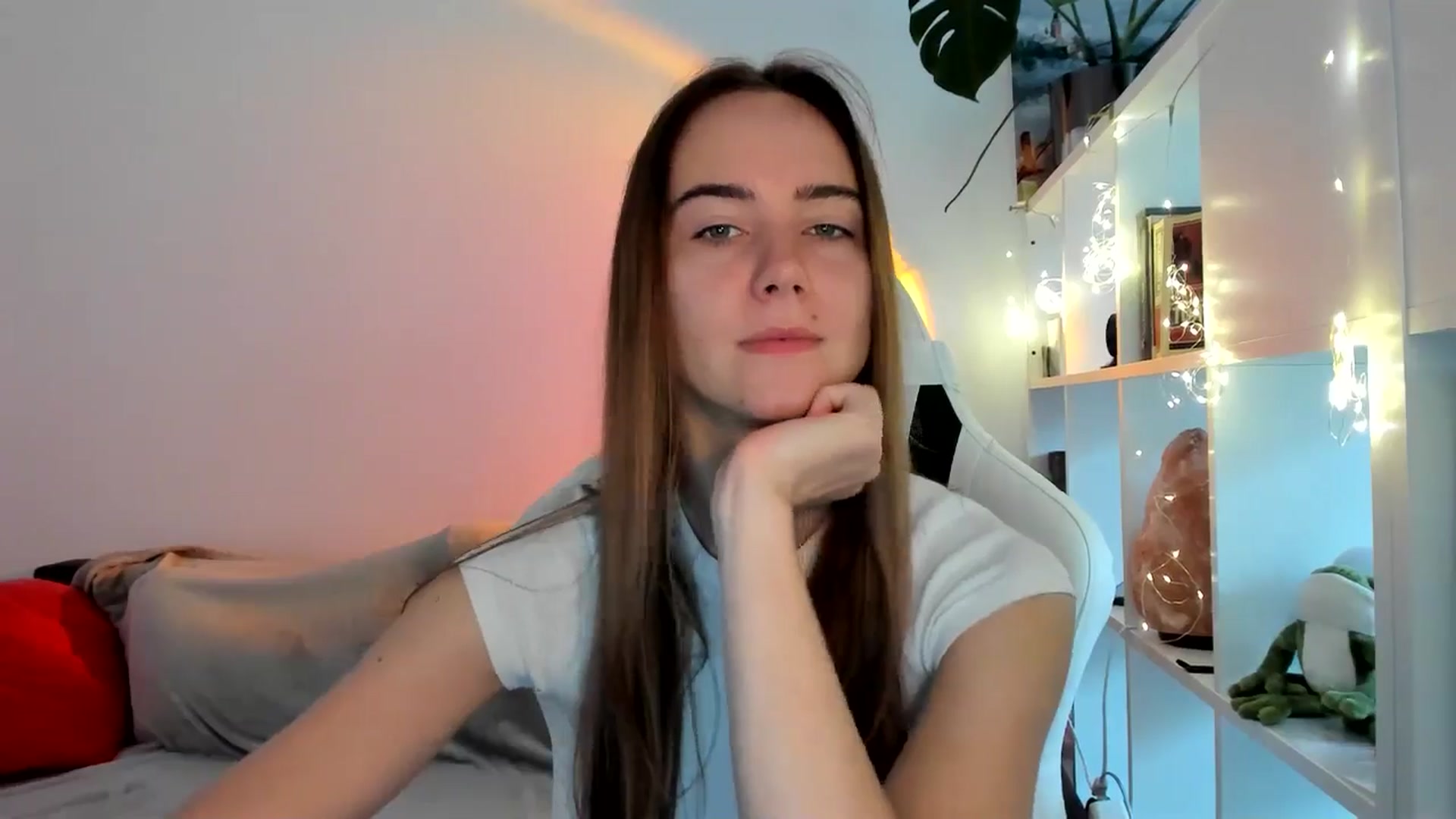 Gallery image thumbnail from OhAlisa's myfreecams stream on, 09/03/2025, 06:44 image 9 of 20