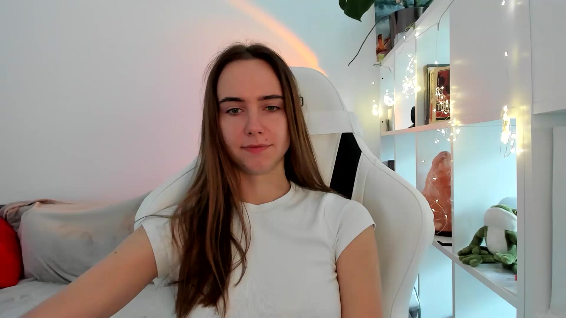 Gallery image thumbnail from OhAlisa's myfreecams stream on, 09/03/2025, 10:37 image 13 of 20