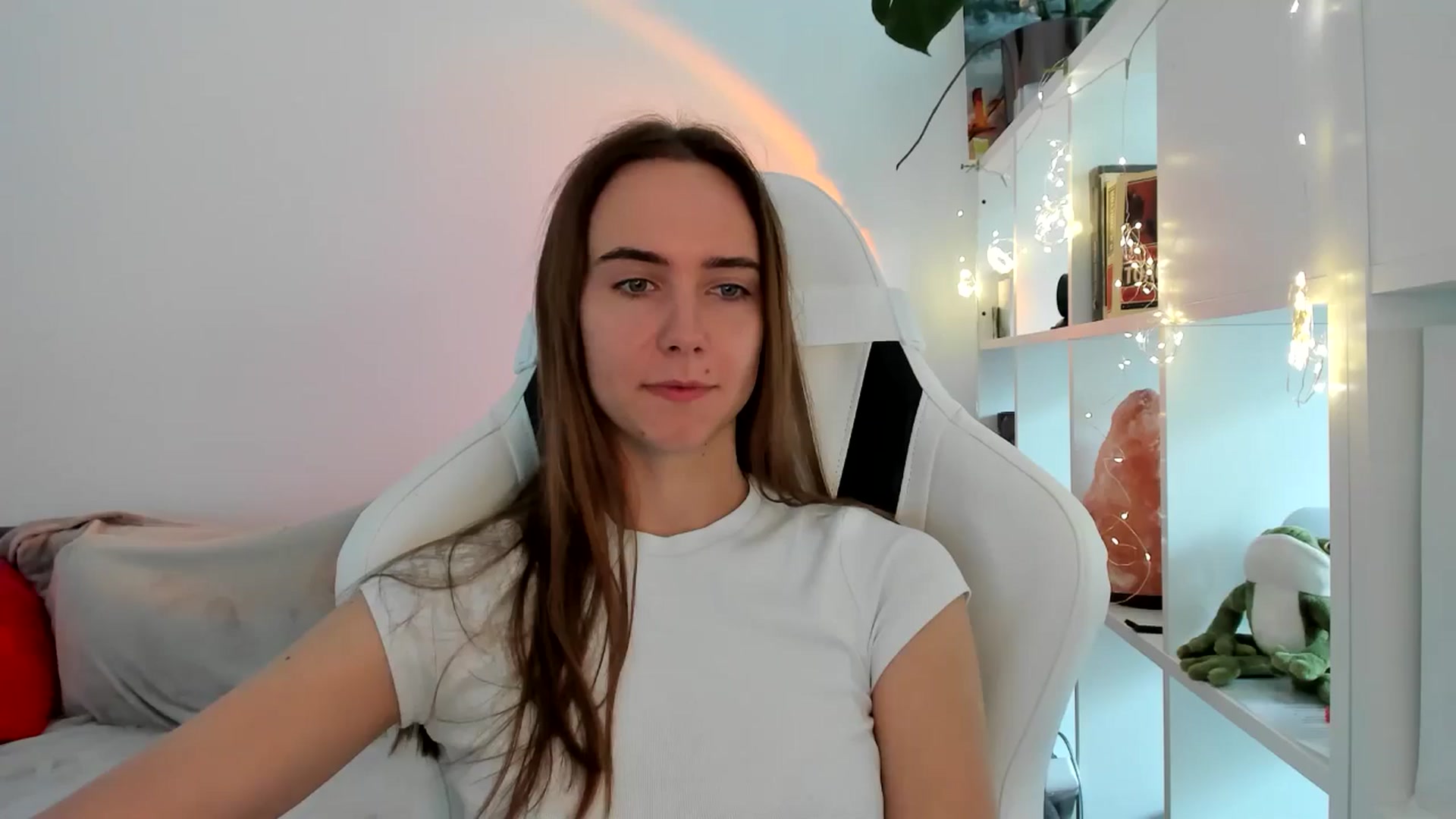 Gallery image thumbnail from OhAlisa's myfreecams stream on, 09/03/2025, 10:37 image 14 of 20