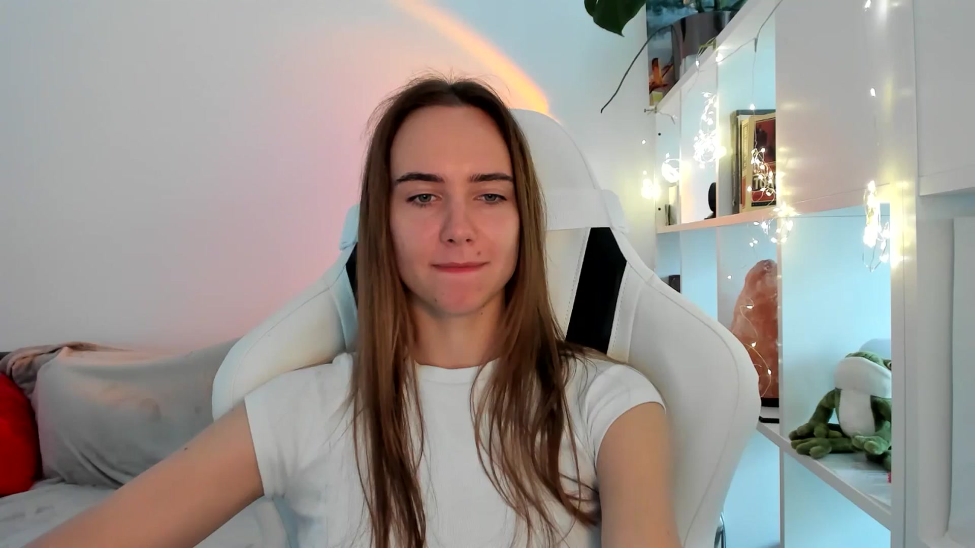 Gallery image thumbnail from OhAlisa's myfreecams stream on, 09/03/2025, 10:37 image 4 of 20