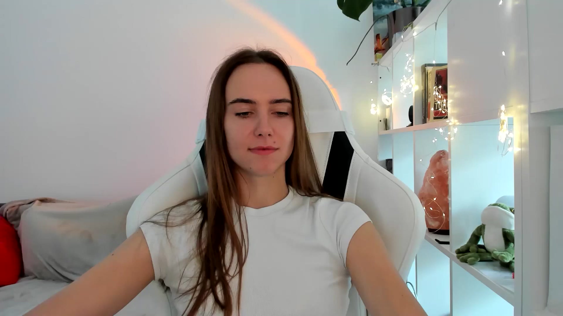 Gallery image thumbnail from OhAlisa's myfreecams stream on, 09/03/2025, 10:37 image 16 of 20