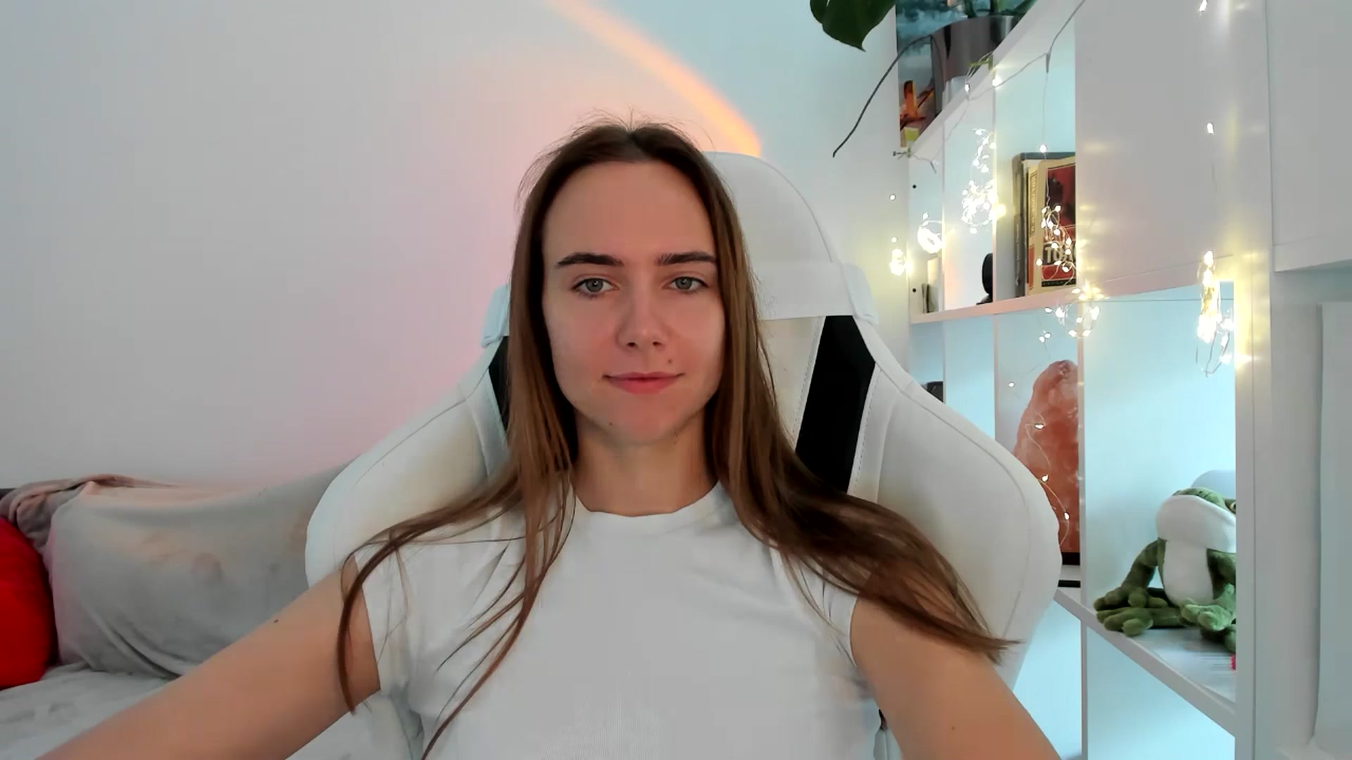 Gallery image thumbnail from OhAlisa's myfreecams stream on, 09/03/2025, 10:37 image 10 of 20