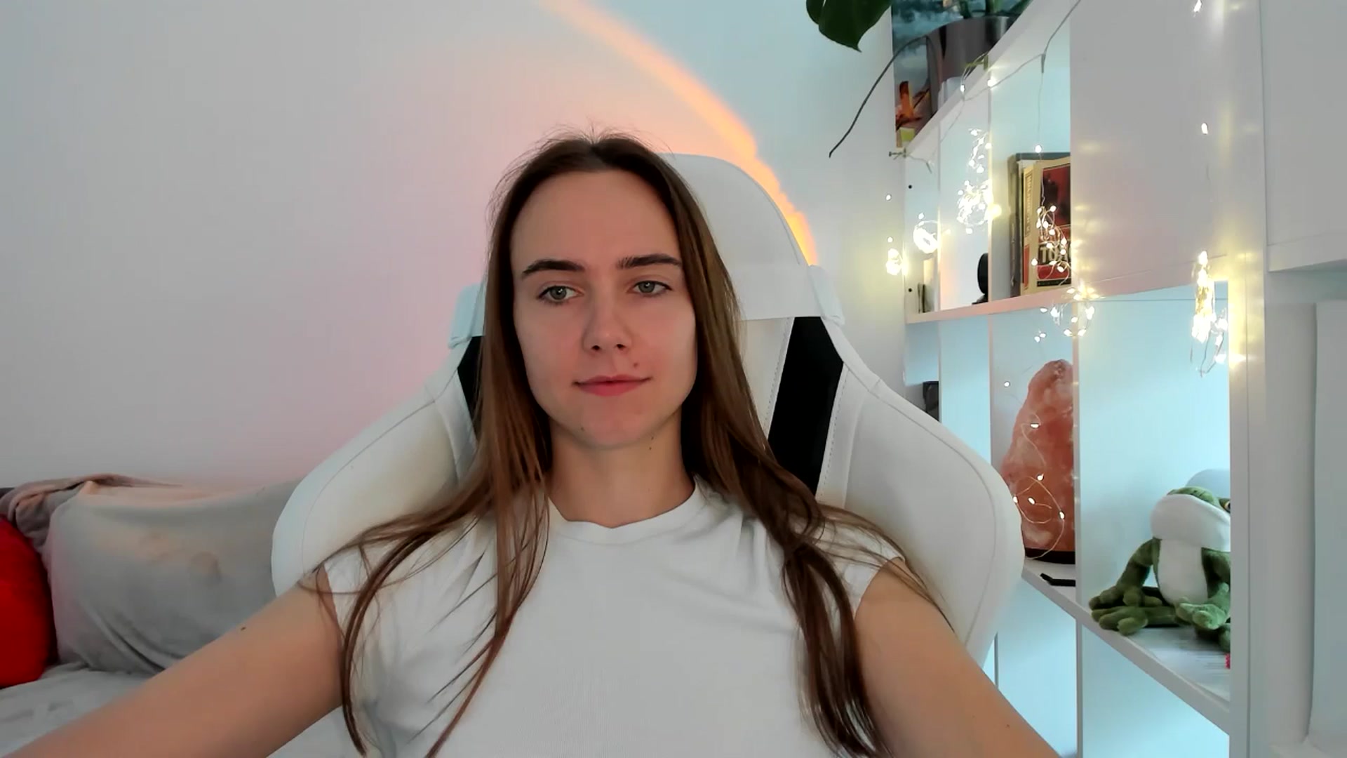 Gallery image thumbnail from OhAlisa's myfreecams stream on, 09/03/2025, 10:37 image 12 of 20