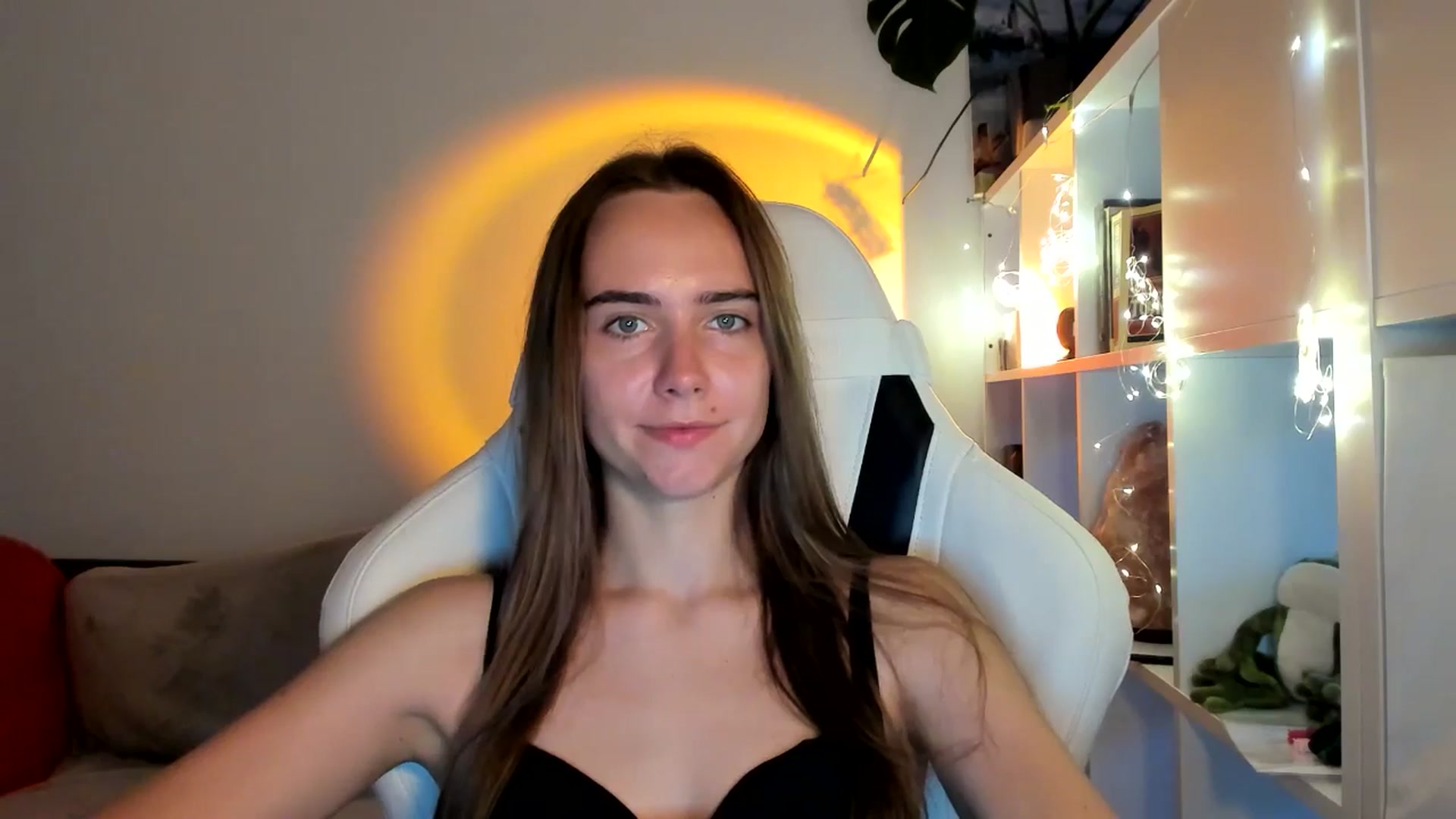 Gallery image thumbnail from OhAlisa's myfreecams stream on, 09/03/2025, 18:46 image 9 of 20