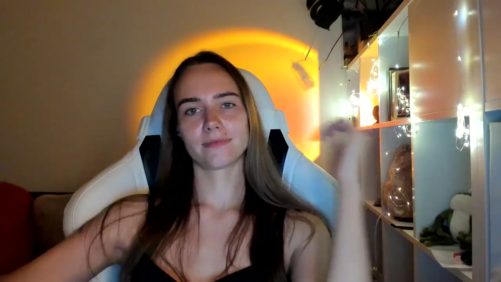 Gallery image thumbnail from OhAlisa's myfreecams stream on, 09/03/2025, 20:45 image 16 of 20
