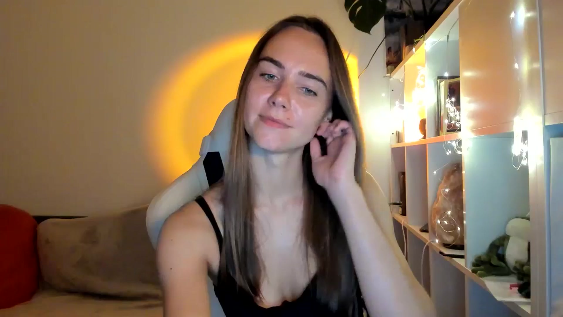 Gallery image thumbnail from OhAlisa's myfreecams stream on, 09/03/2025, 20:45 image 10 of 20