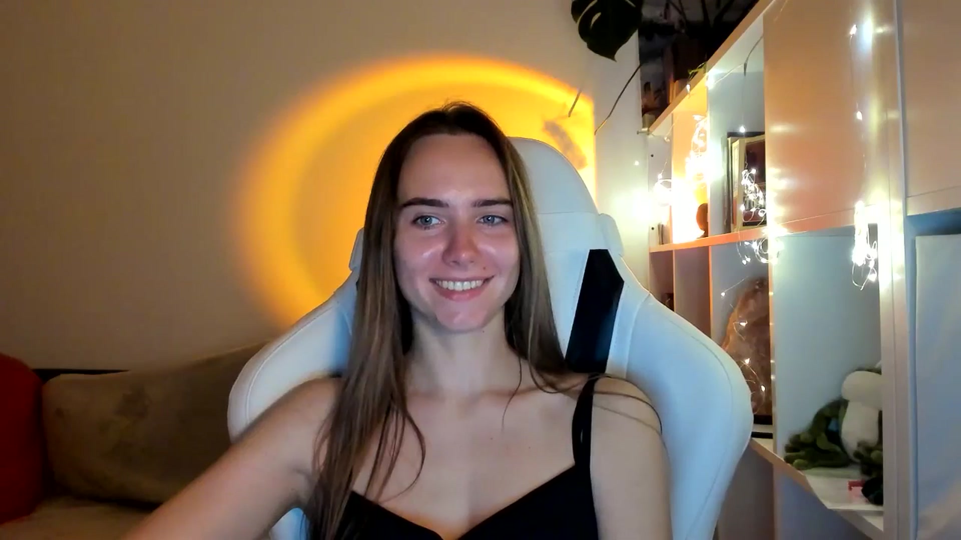 Gallery image thumbnail from OhAlisa's myfreecams stream on, 09/03/2025, 20:45 image 2 of 20