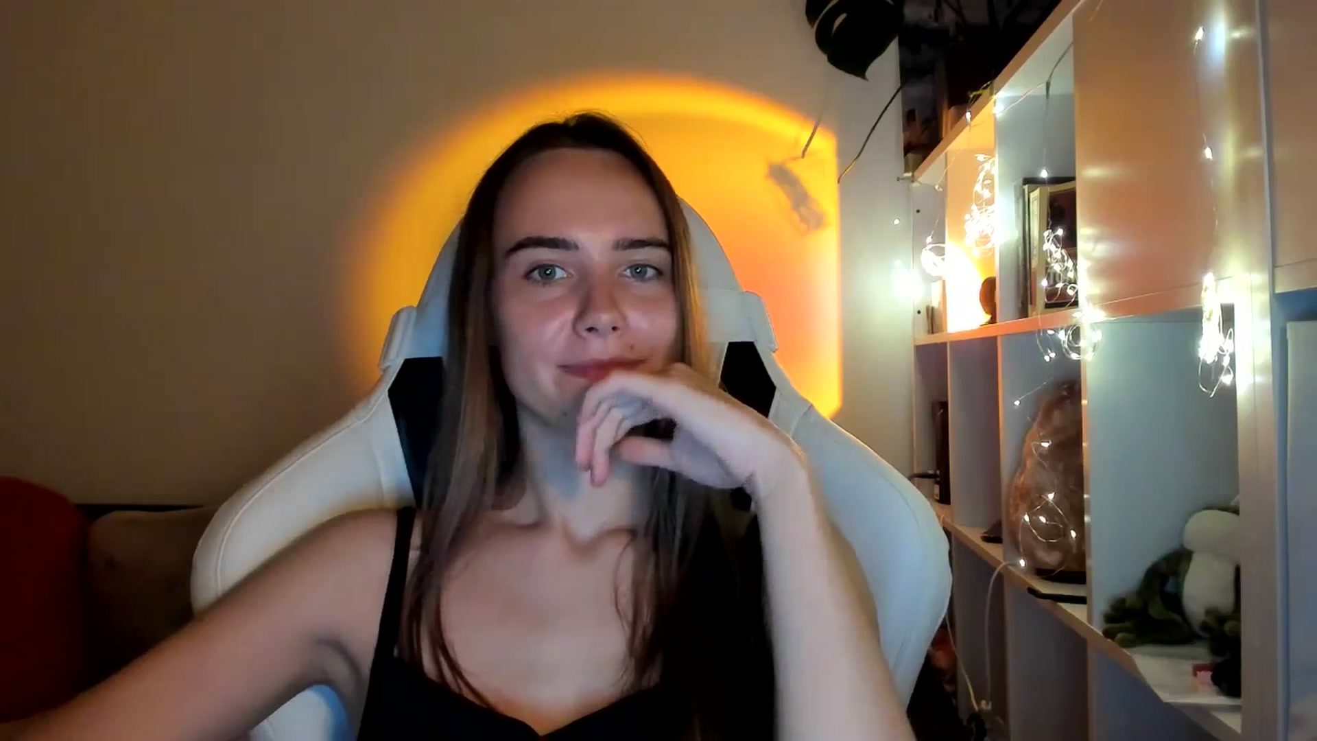 Gallery image thumbnail from OhAlisa's myfreecams stream on, 09/03/2025, 20:45 image 18 of 20