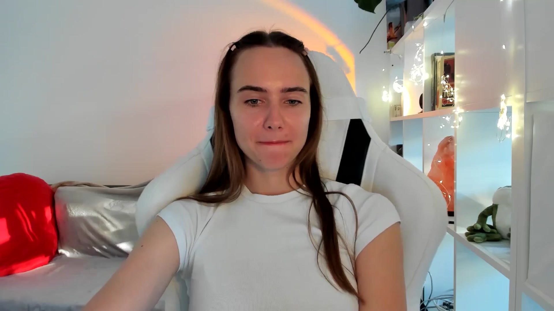 Gallery image thumbnail from OhAlisa's myfreecams stream on, 09/04/2025, 18:51 image 6 of 20