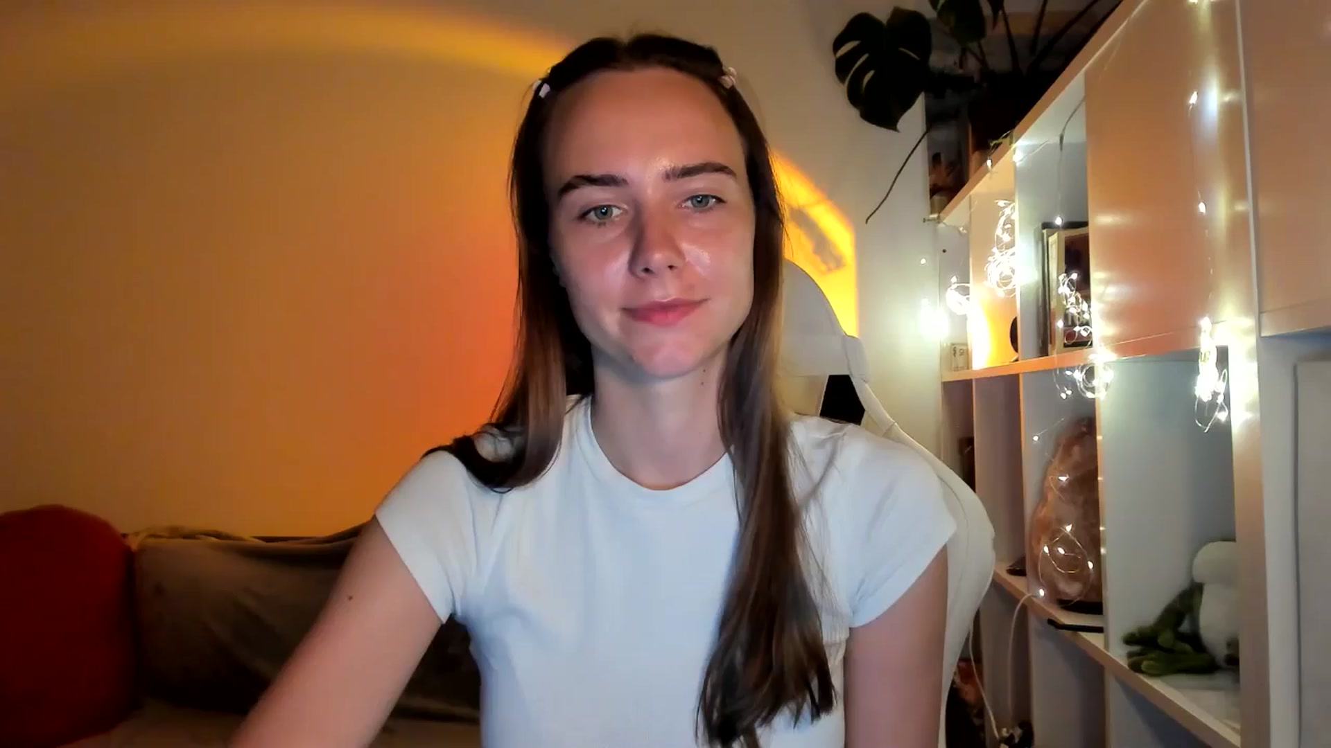 Gallery image thumbnail from OhAlisa's myfreecams stream on, 09/04/2025, 19:11 image 8 of 20