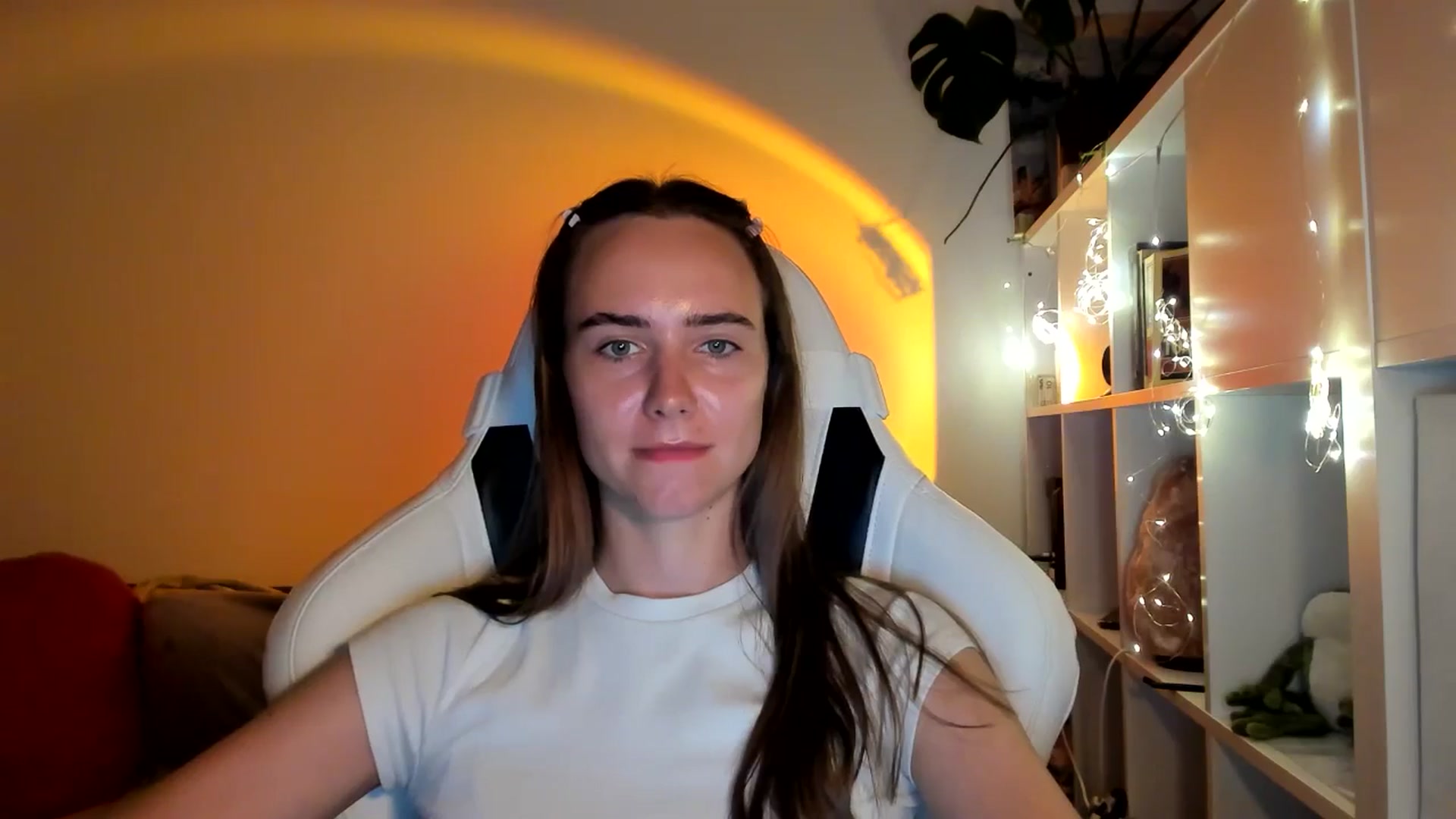 Gallery image thumbnail from OhAlisa's myfreecams stream on, 09/04/2025, 19:11 image 17 of 20