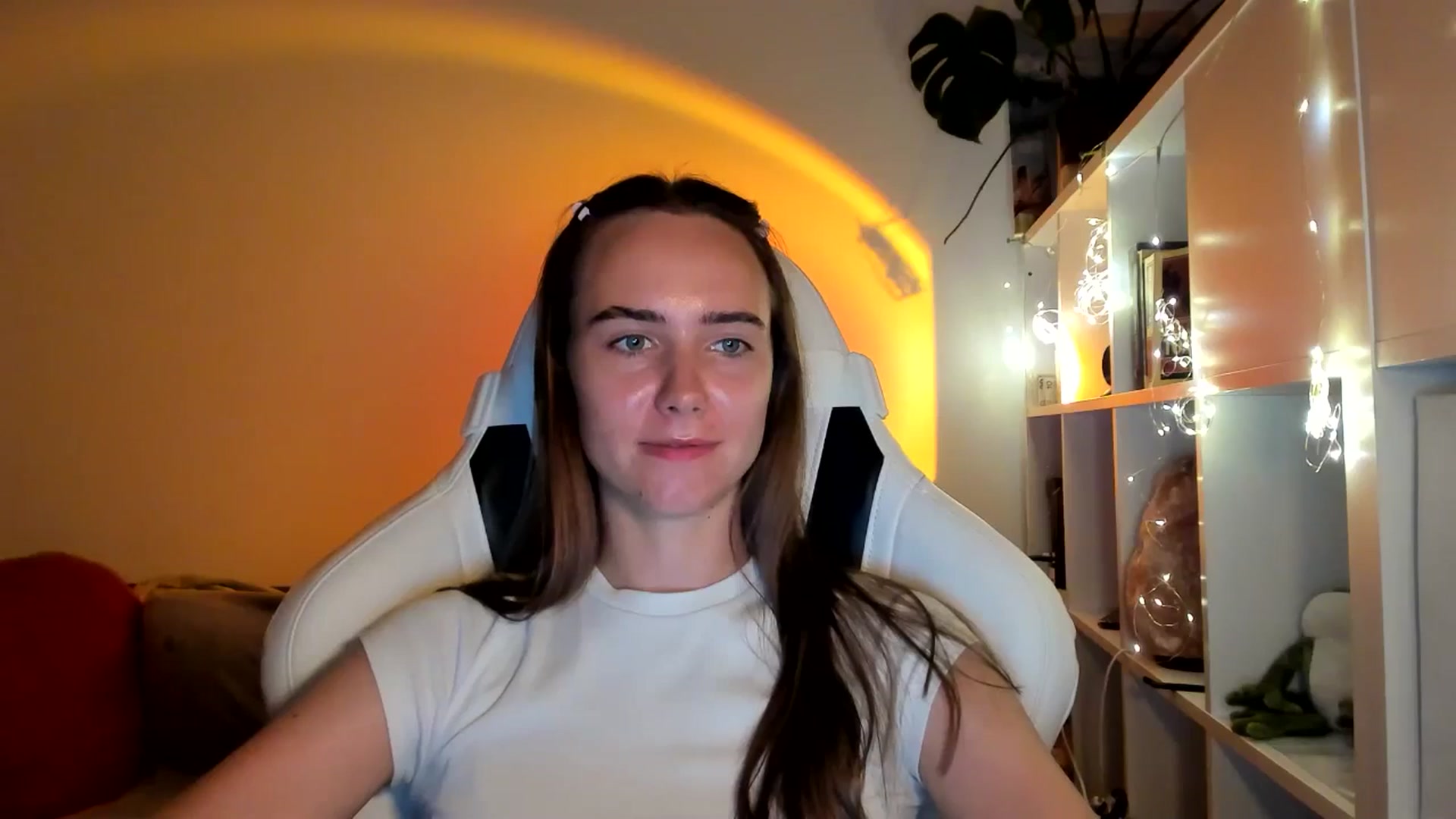 Gallery image thumbnail from OhAlisa's myfreecams stream on, 09/04/2025, 19:11 image 15 of 20