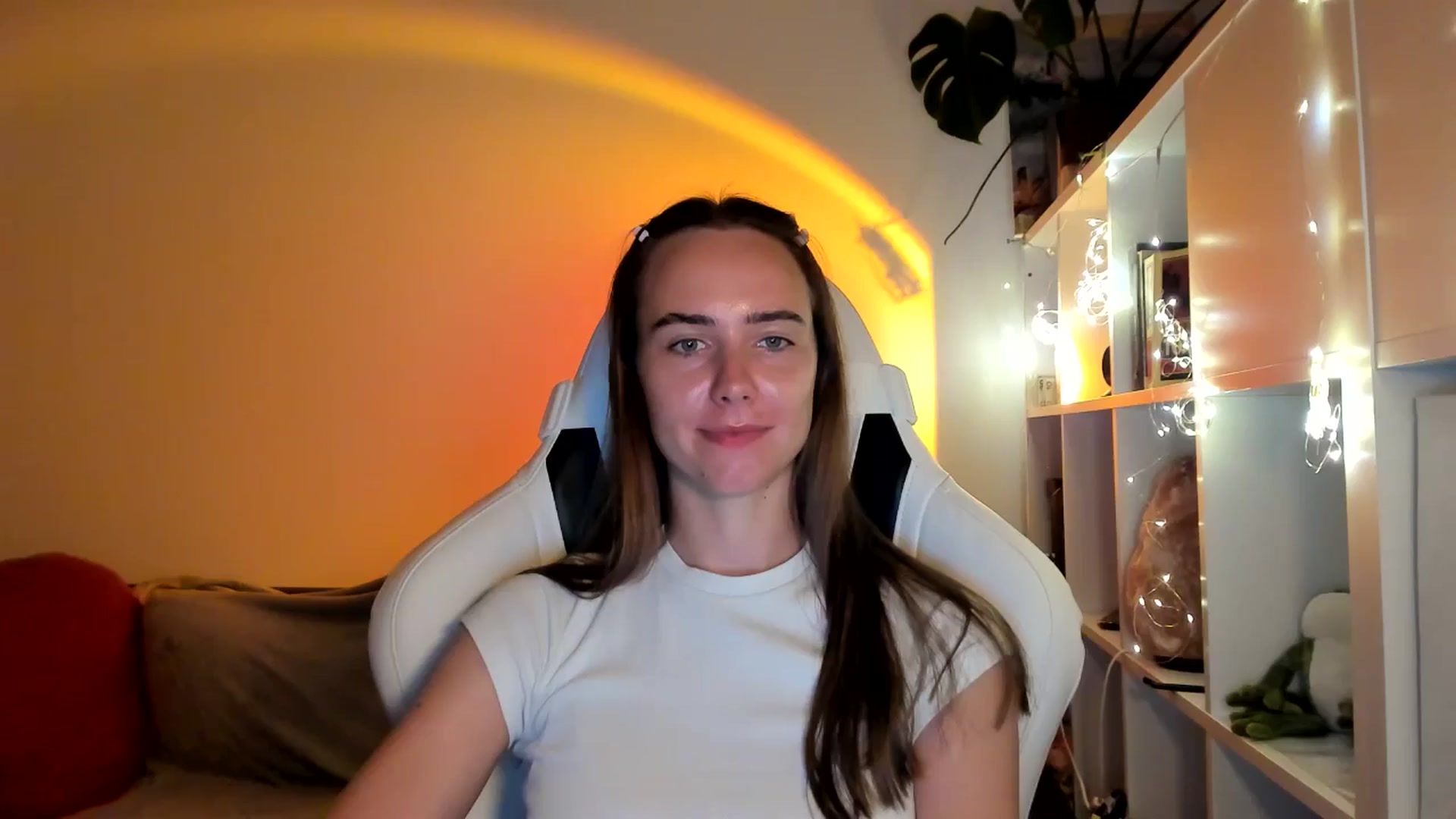 Gallery image thumbnail from OhAlisa's myfreecams stream on, 09/04/2025, 19:11 image 12 of 20