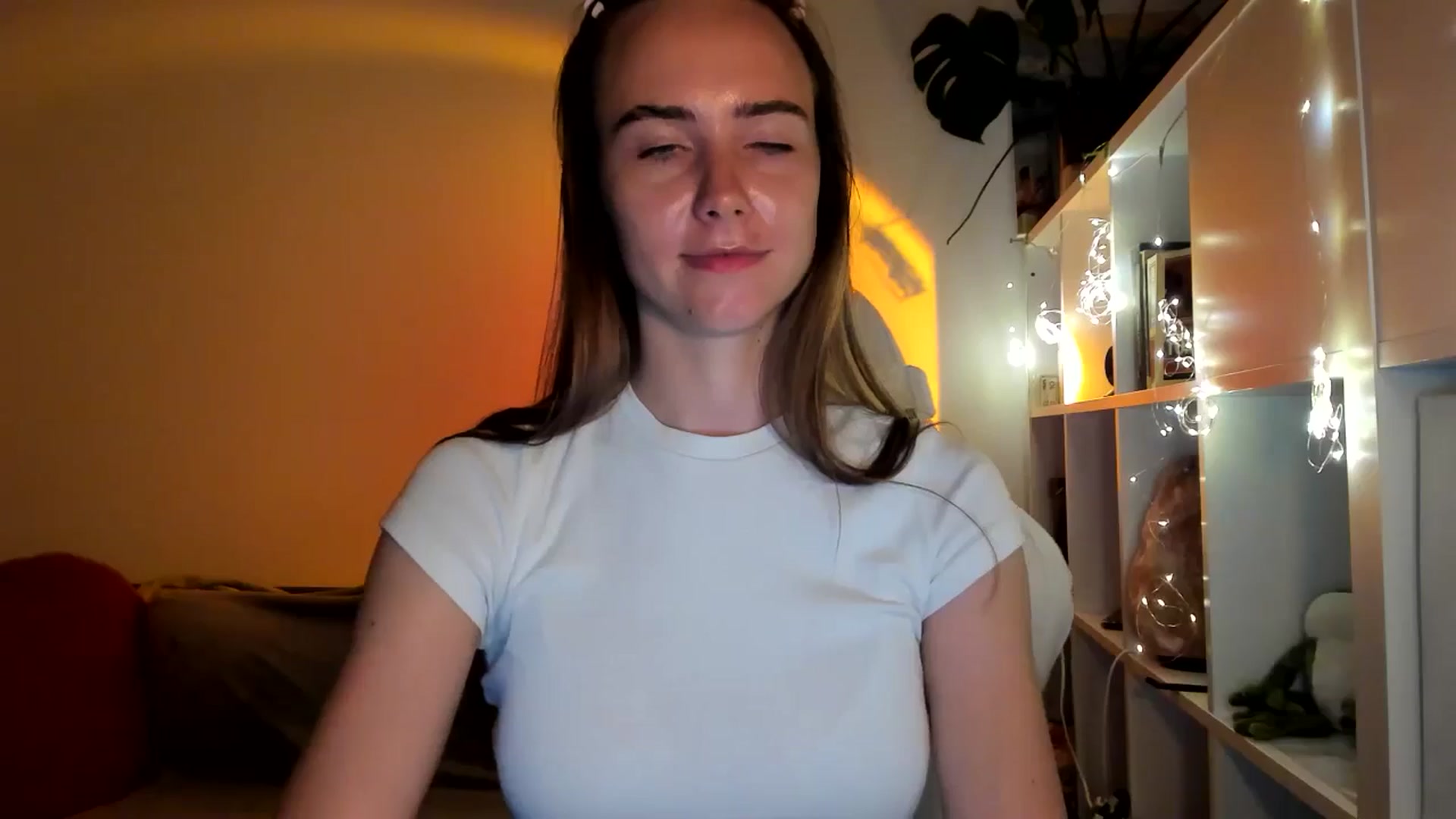 Gallery image thumbnail from OhAlisa's myfreecams stream on, 09/04/2025, 19:11 image 7 of 20