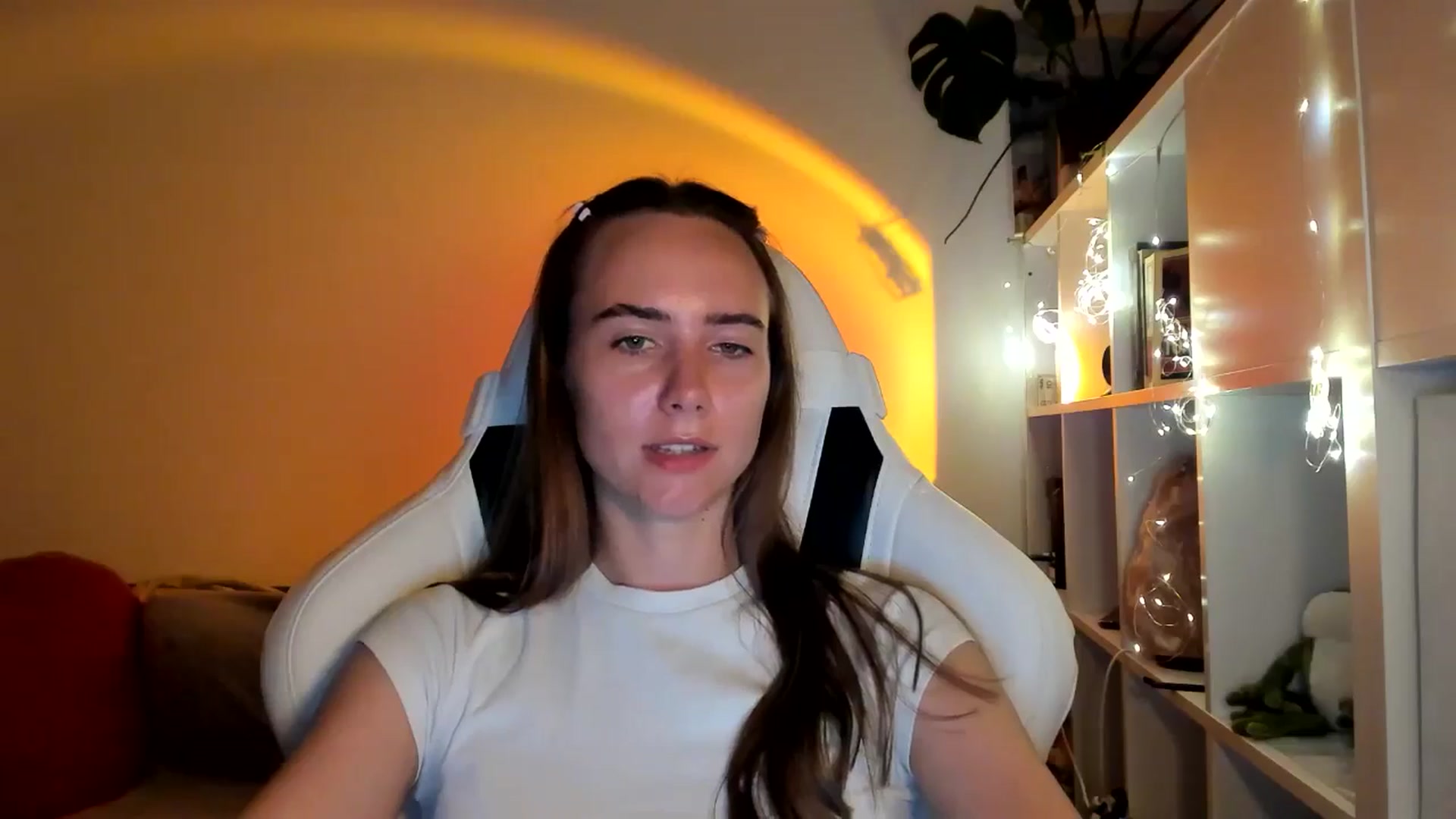 Gallery image thumbnail from OhAlisa's myfreecams stream on, 09/04/2025, 19:11 image 18 of 20