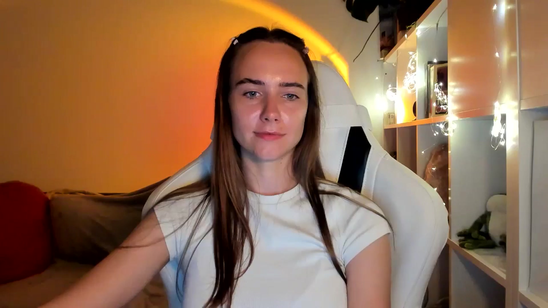 Gallery image thumbnail from OhAlisa's myfreecams stream on, 09/04/2025, 19:11 image 5 of 20