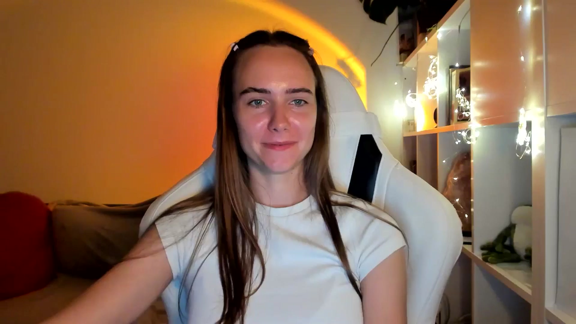 Gallery image thumbnail from OhAlisa's myfreecams stream on, 09/04/2025, 19:11 image 4 of 20
