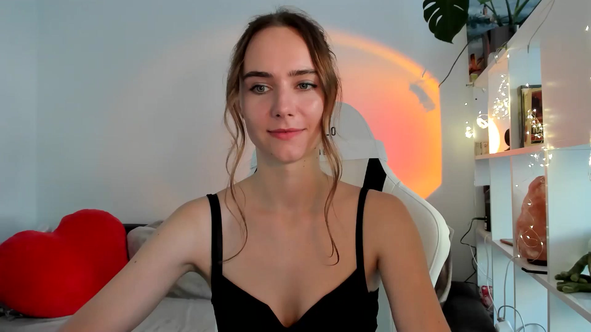 Gallery image thumbnail from OhAlisa's myfreecams stream on, 09/05/2025, 17:04 image 3 of 20