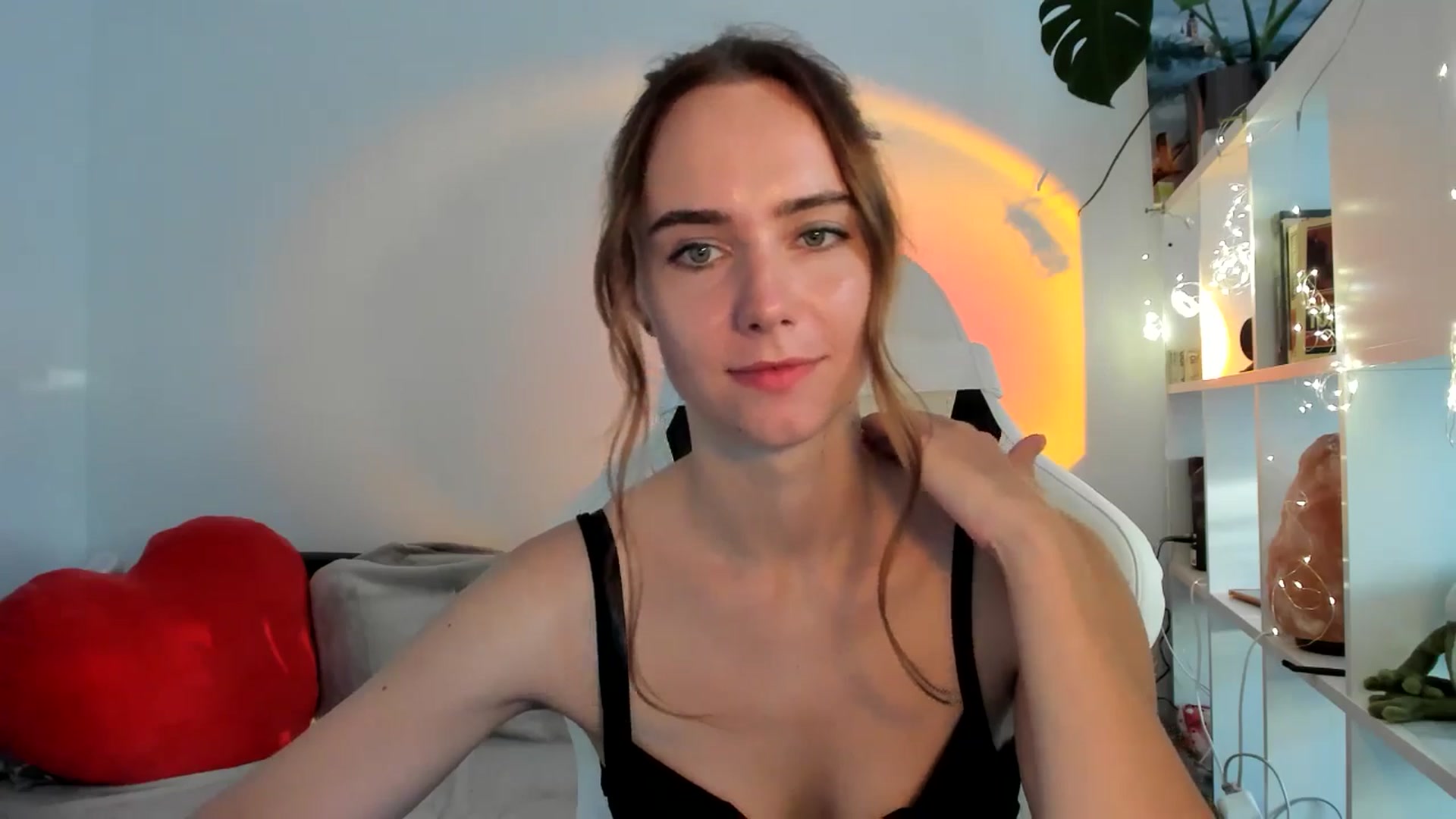 Gallery image thumbnail from OhAlisa's myfreecams stream on, 09/05/2025, 17:04 image 12 of 20