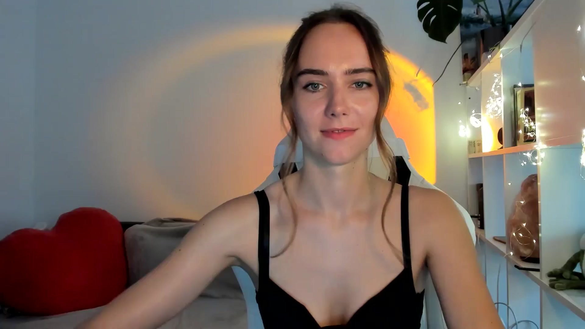 Gallery image thumbnail from OhAlisa's myfreecams stream on, 09/05/2025, 17:04 image 17 of 20