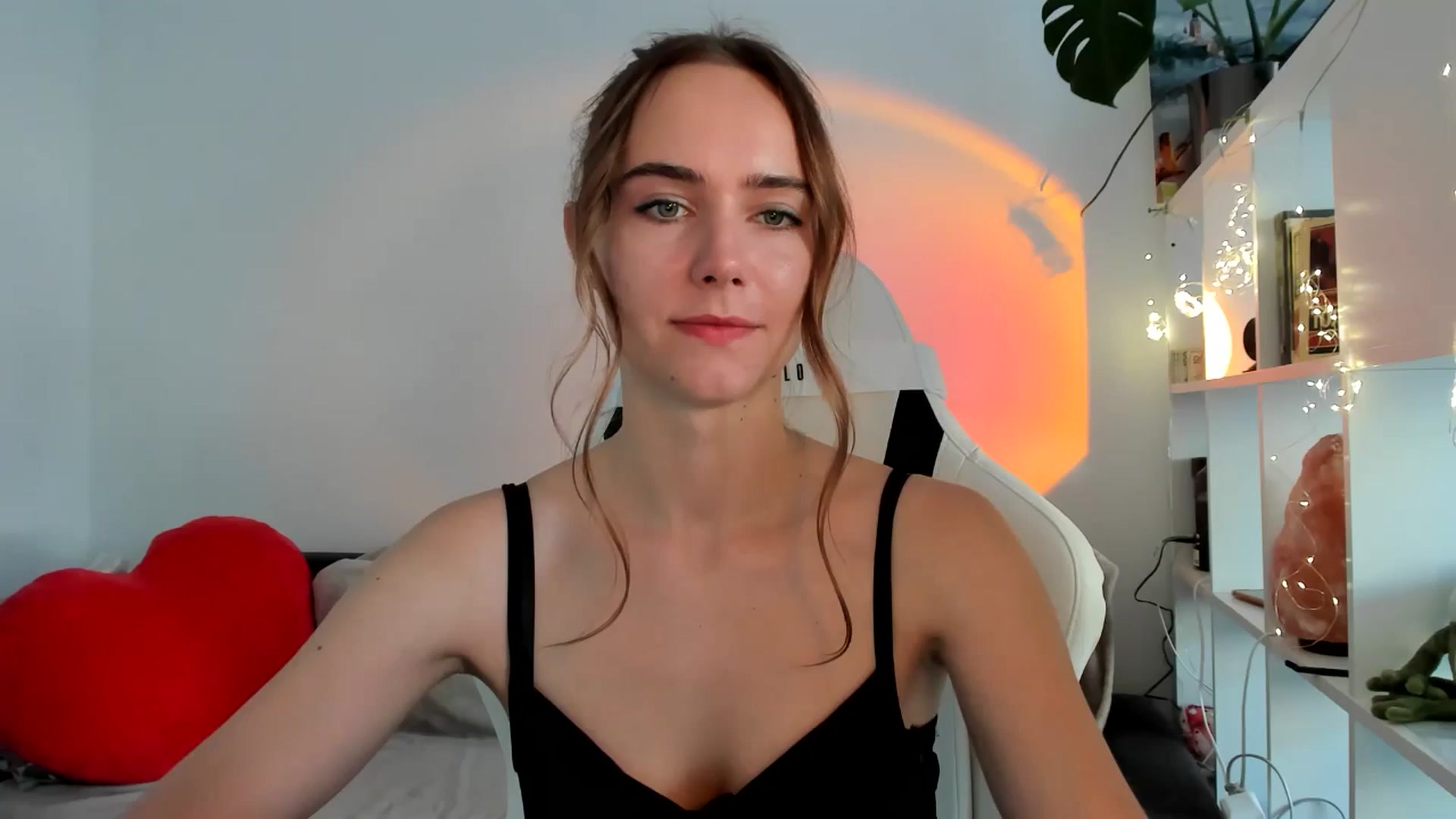 Gallery image thumbnail from OhAlisa's myfreecams stream on, 09/05/2025, 17:04 image 1 of 20