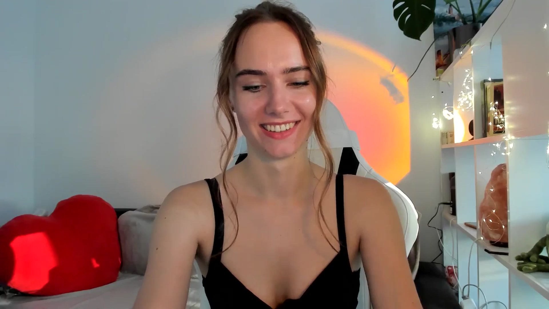 Gallery image thumbnail from OhAlisa's myfreecams stream on, 09/05/2025, 17:04 image 9 of 20