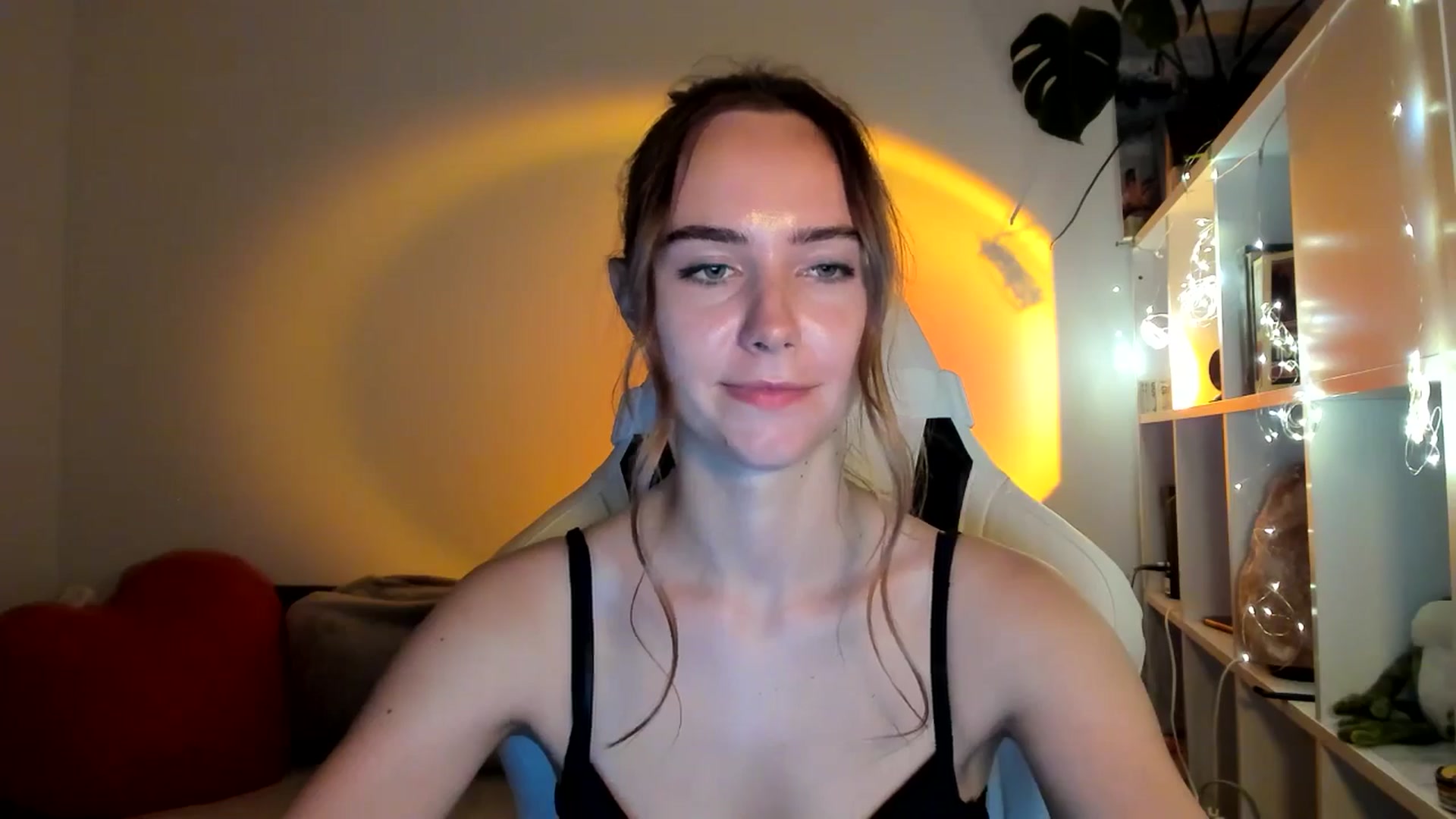 Gallery image thumbnail from OhAlisa's myfreecams stream on, 09/05/2025, 19:08 image 9 of 20