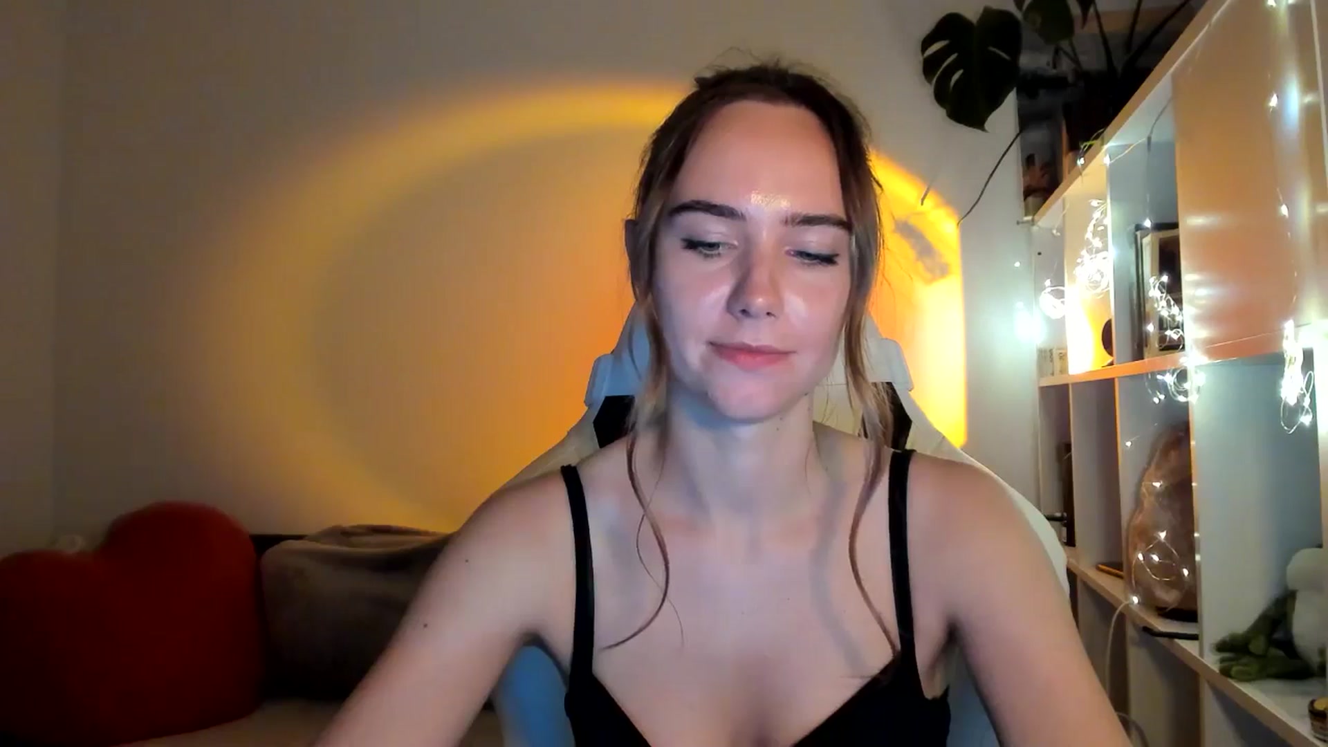Gallery image thumbnail from OhAlisa's myfreecams stream on, 09/05/2025, 19:08 image 16 of 20