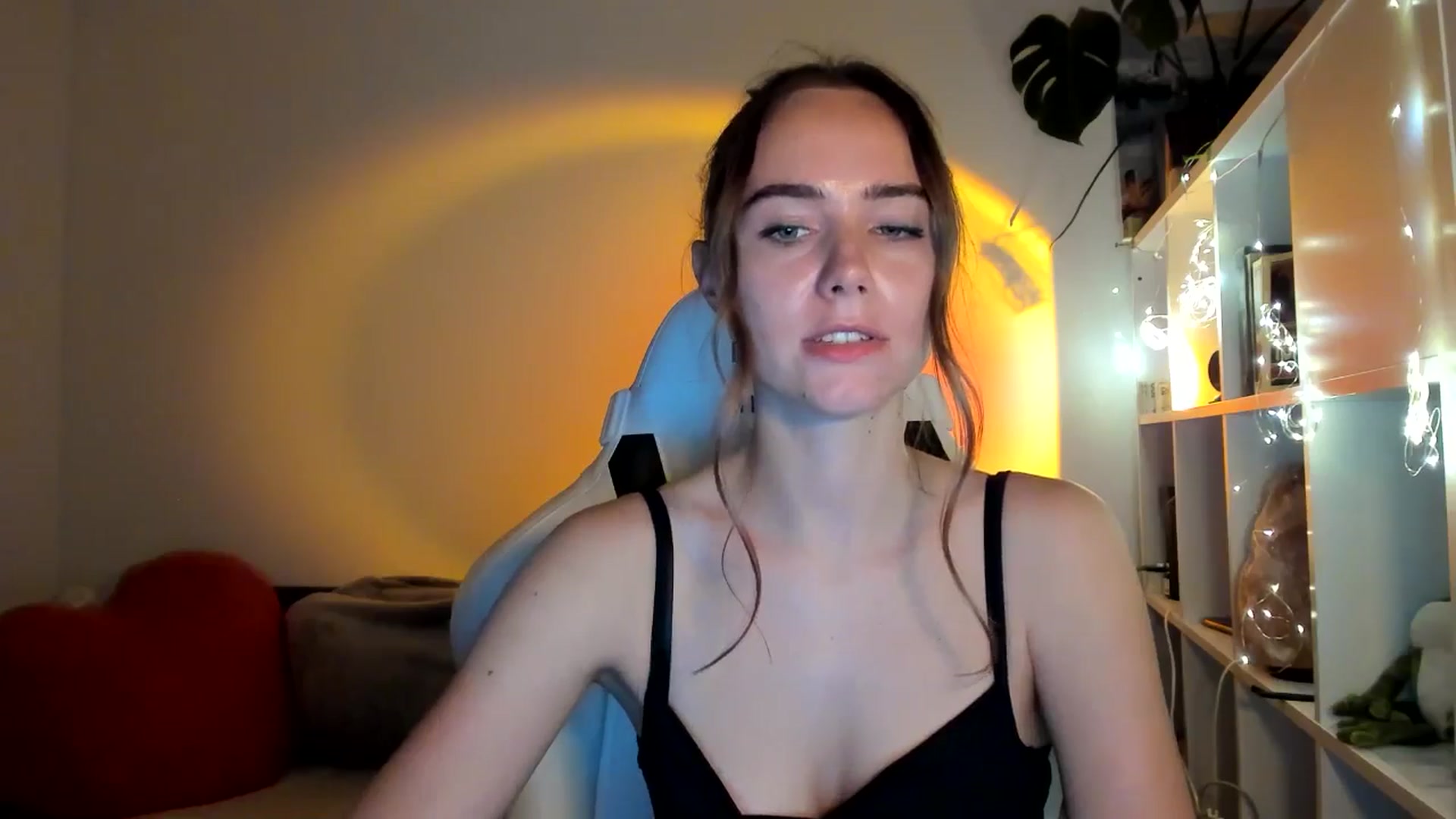 Gallery image thumbnail from OhAlisa's myfreecams stream on, 09/05/2025, 19:08 image 19 of 20