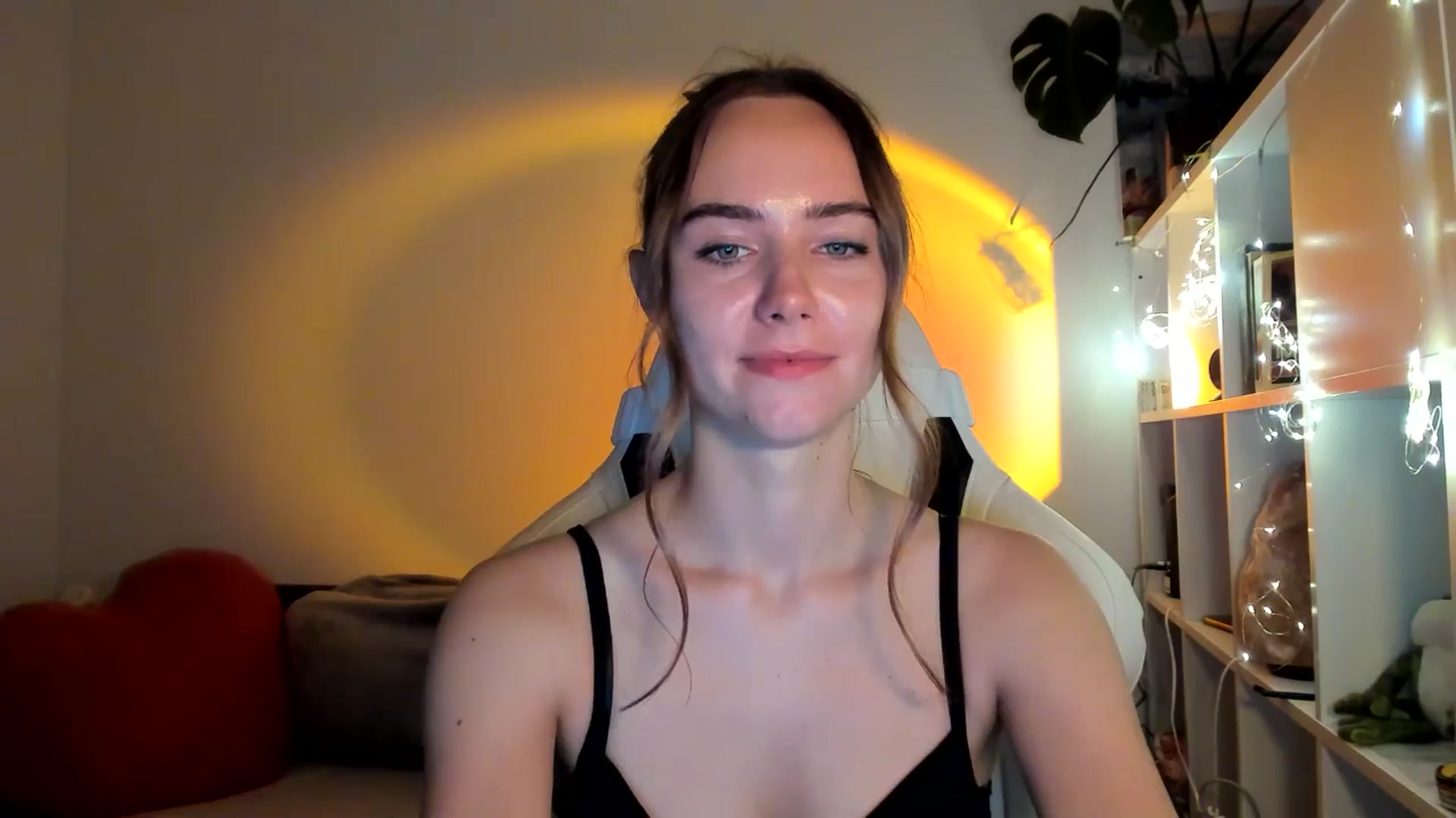 Gallery image thumbnail from OhAlisa's myfreecams stream on, 09/05/2025, 19:08 image 6 of 20
