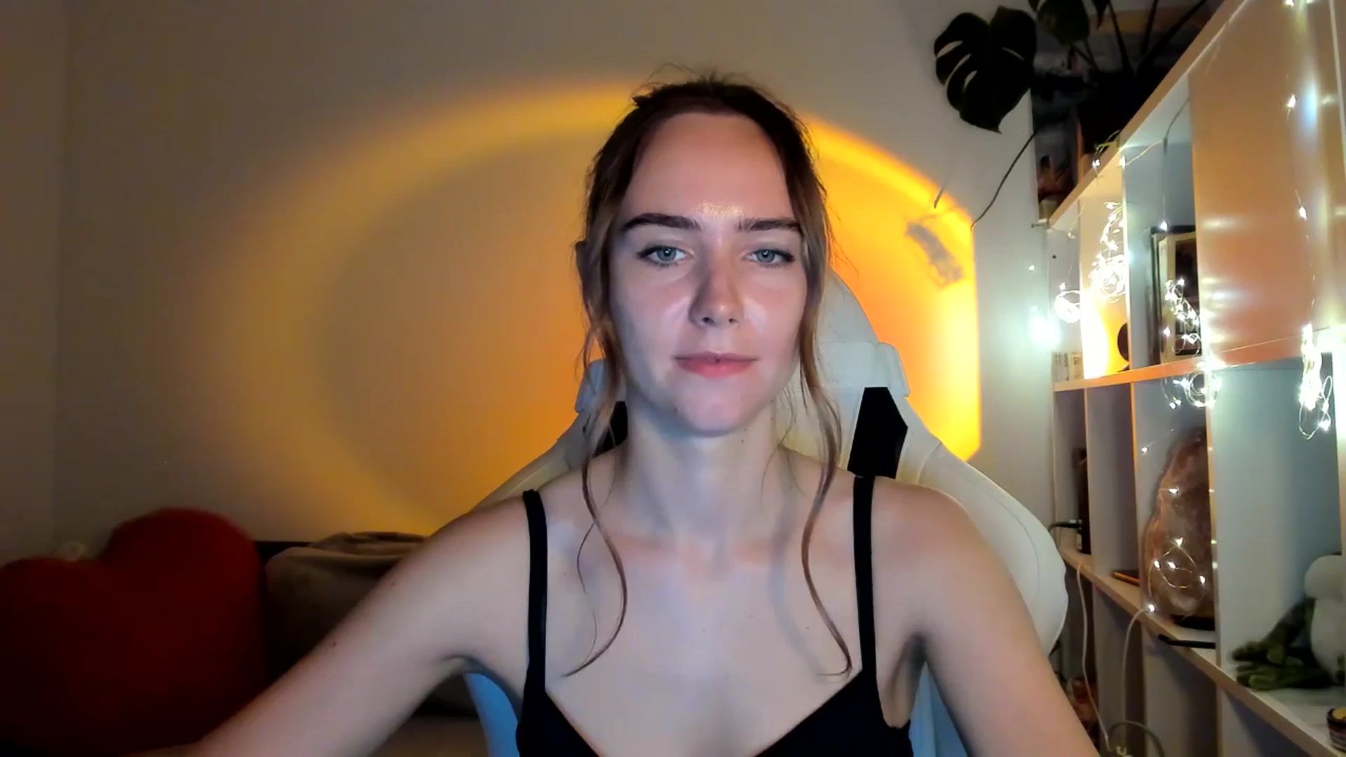 Gallery image thumbnail from OhAlisa's myfreecams stream on, 09/05/2025, 19:08 image 11 of 20