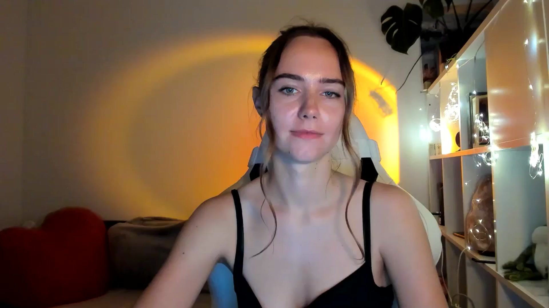 Gallery image thumbnail from OhAlisa's myfreecams stream on, 09/05/2025, 19:08 image 20 of 20