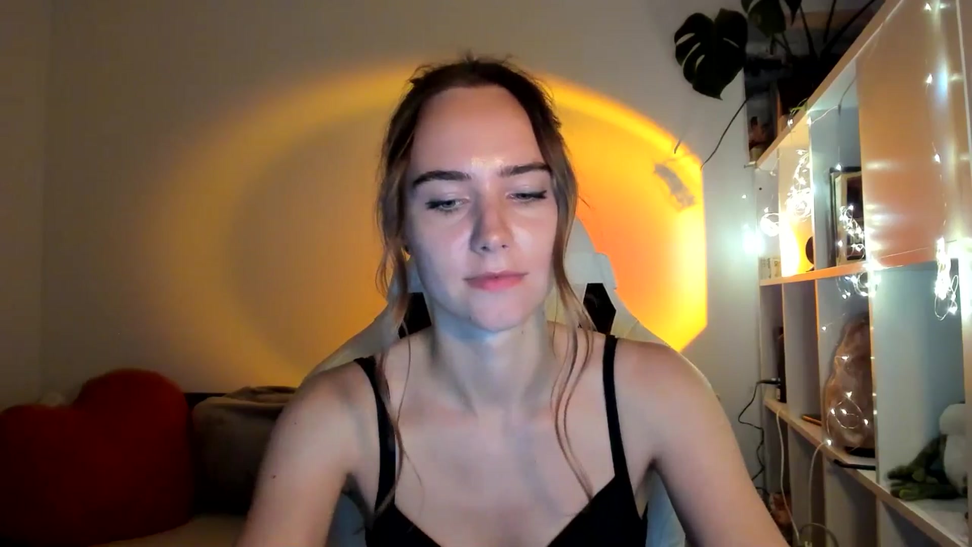 Gallery image thumbnail from OhAlisa's myfreecams stream on, 09/05/2025, 20:00 image 20 of 20