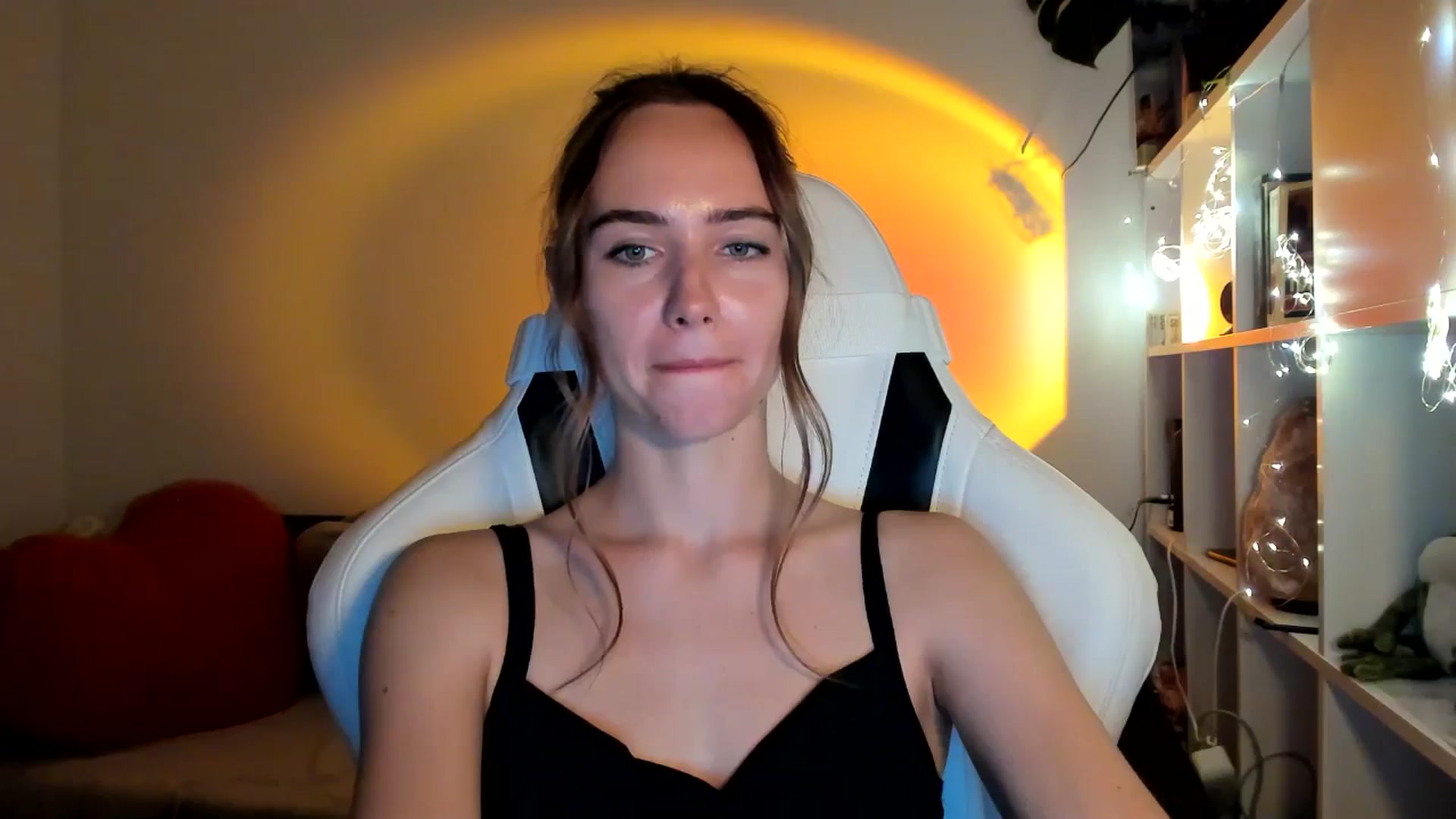 Gallery image thumbnail from OhAlisa's myfreecams stream on, 09/05/2025, 20:00 image 5 of 20