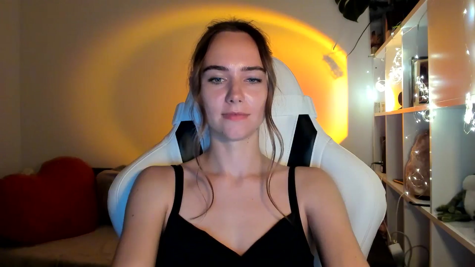 Gallery image thumbnail from OhAlisa's myfreecams stream on, 09/05/2025, 20:00 image 3 of 20