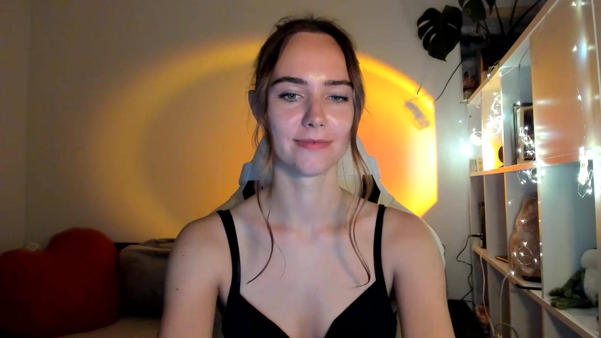 Gallery image thumbnail from OhAlisa's myfreecams stream on, 09/05/2025, 20:00 image 12 of 20
