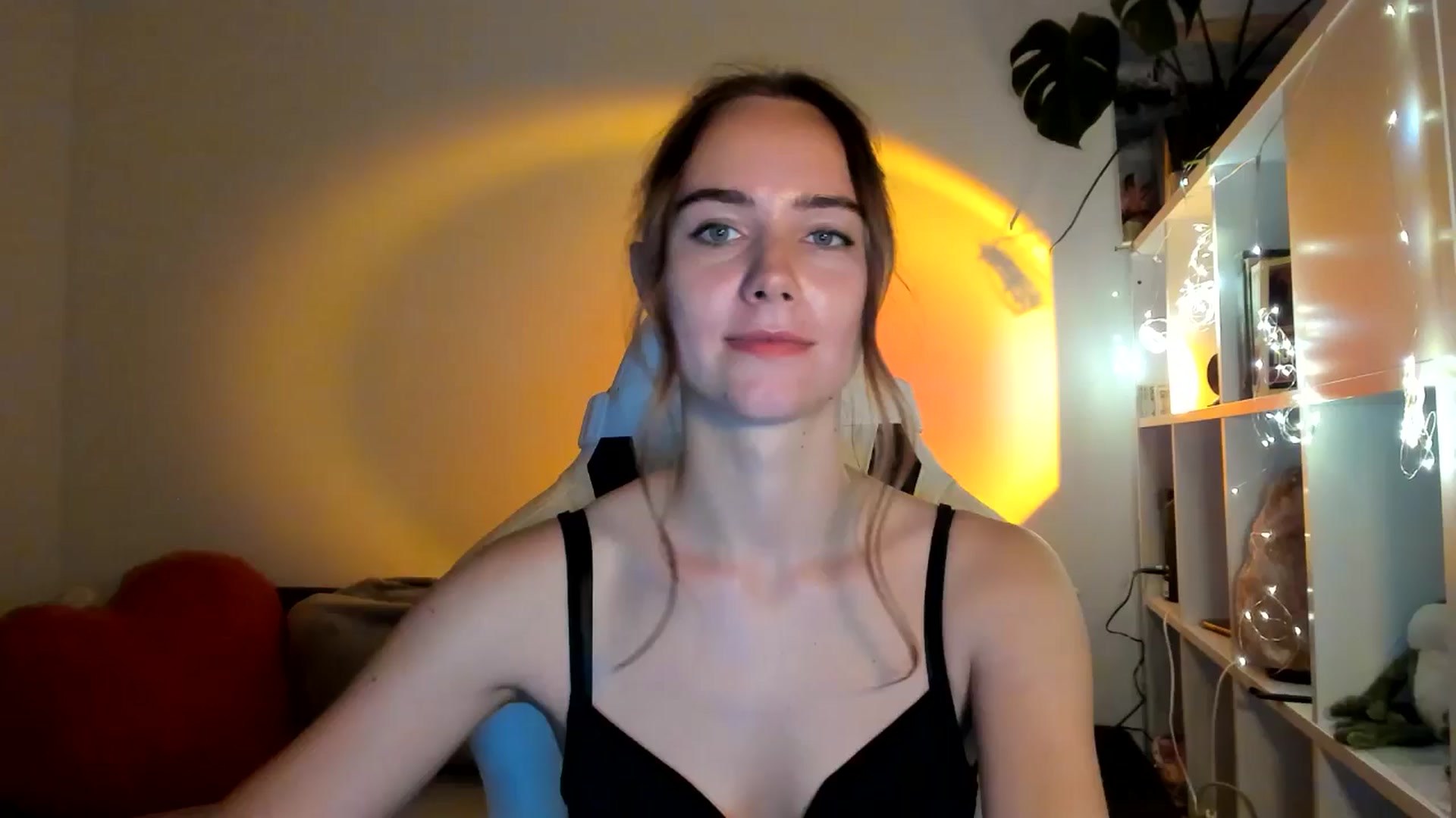Gallery image thumbnail from OhAlisa's myfreecams stream on, 09/05/2025, 20:00 image 13 of 20