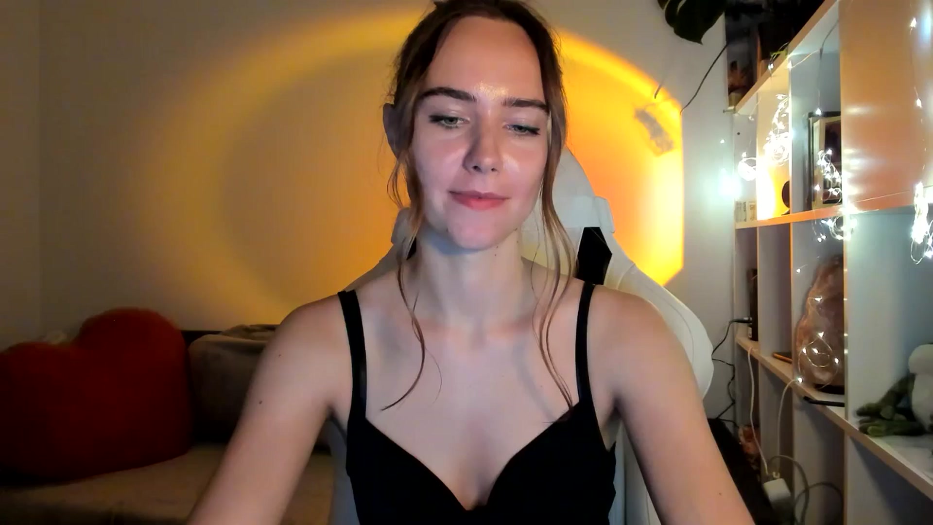 Gallery image thumbnail from OhAlisa's myfreecams stream on, 09/05/2025, 20:00 image 9 of 20