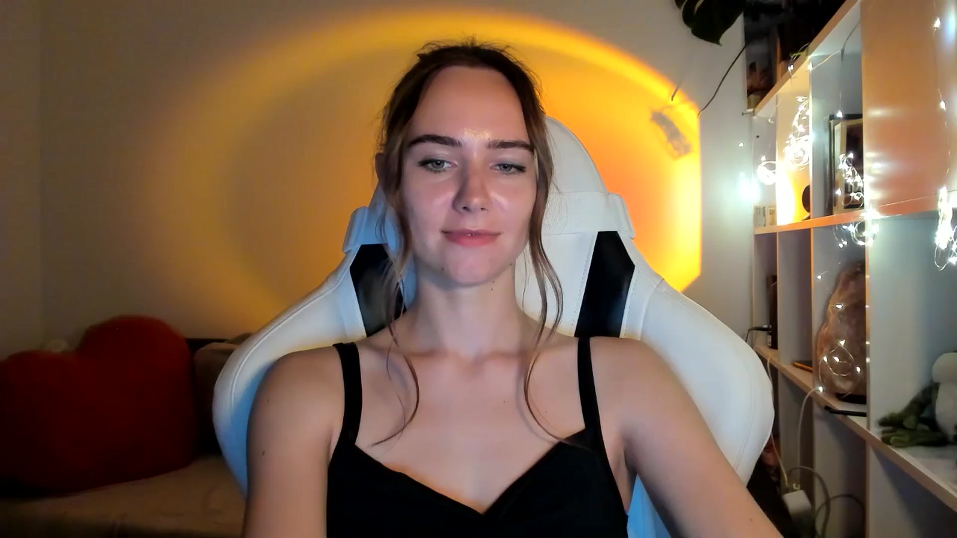 Gallery image thumbnail from OhAlisa's myfreecams stream on, 09/05/2025, 20:00 image 4 of 20
