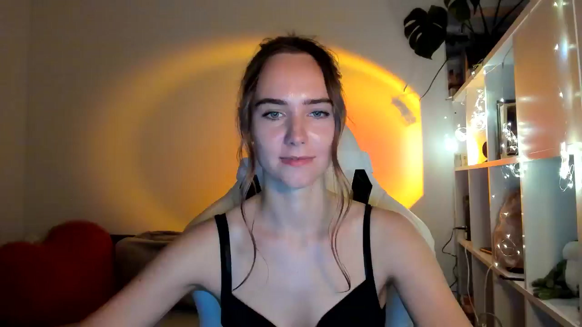 Gallery image thumbnail from OhAlisa's myfreecams stream on, 09/05/2025, 20:00 image 16 of 20