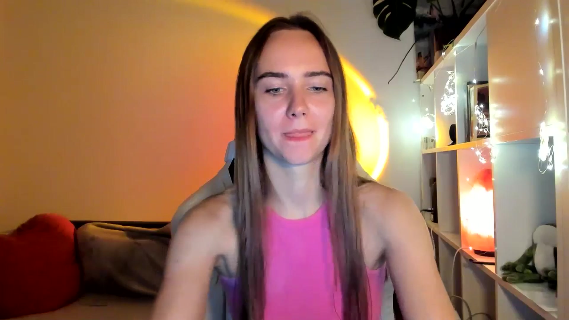 Gallery image thumbnail from OhAlisa's myfreecams stream on, 09/06/2025, 20:10 image 16 of 20