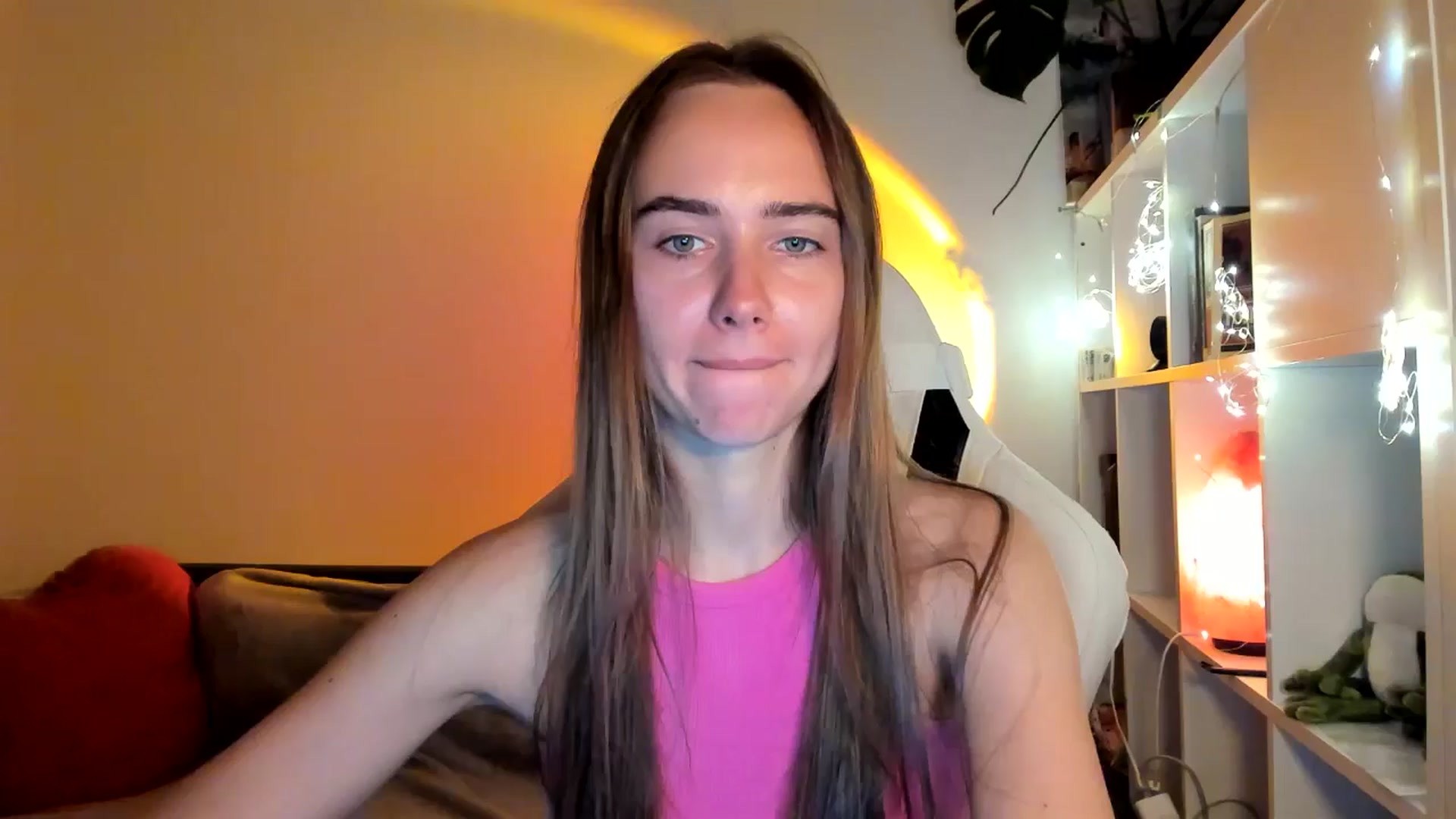 Gallery image thumbnail from OhAlisa's myfreecams stream on, 09/06/2025, 20:10 image 7 of 20
