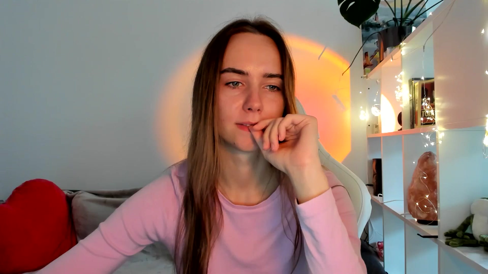 Gallery image thumbnail from OhAlisa's myfreecams stream on, 09/08/2025, 13:49 image 16 of 20