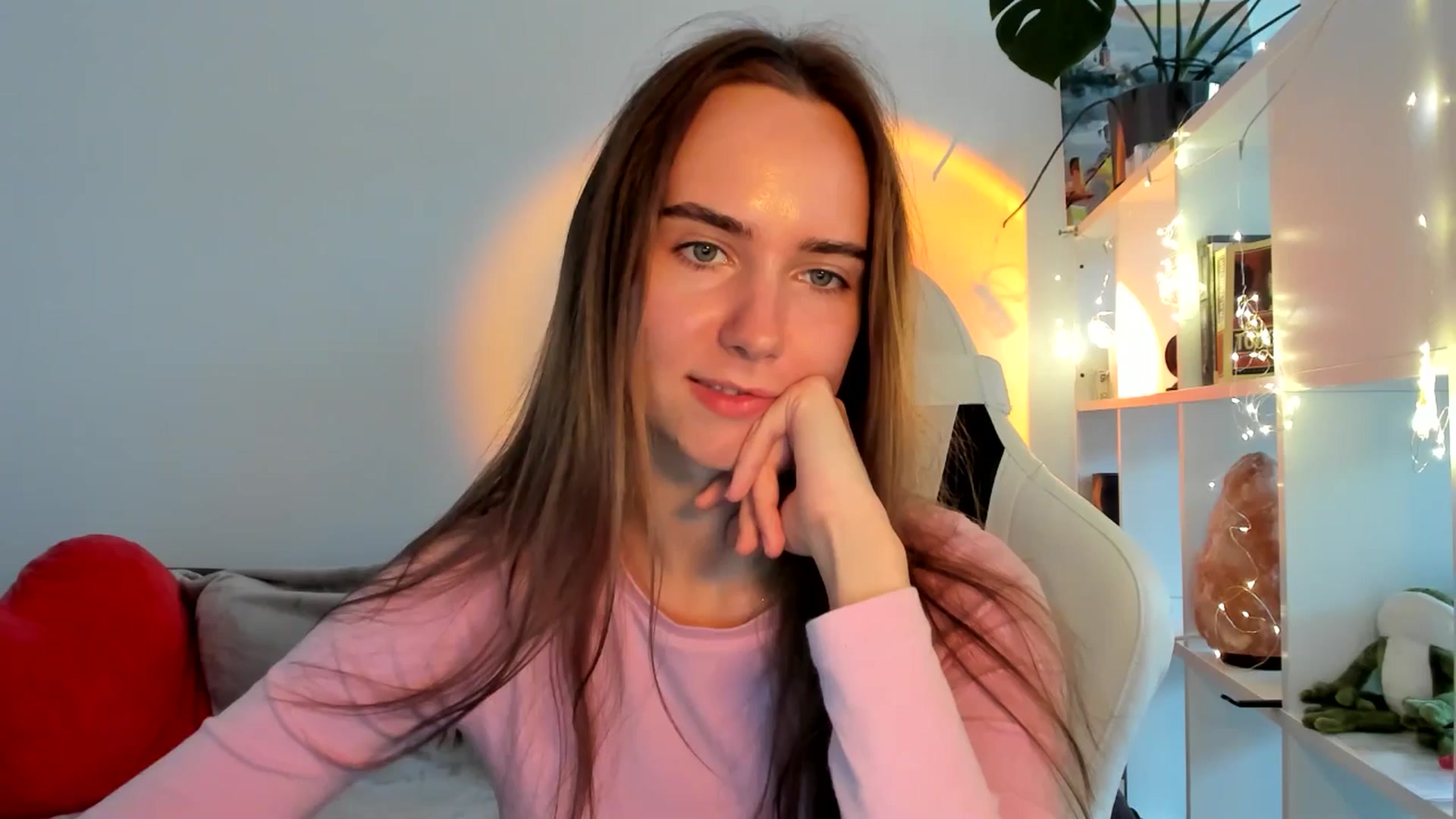 Gallery image thumbnail from OhAlisa's myfreecams stream on, 09/08/2025, 14:40 image 1 of 20