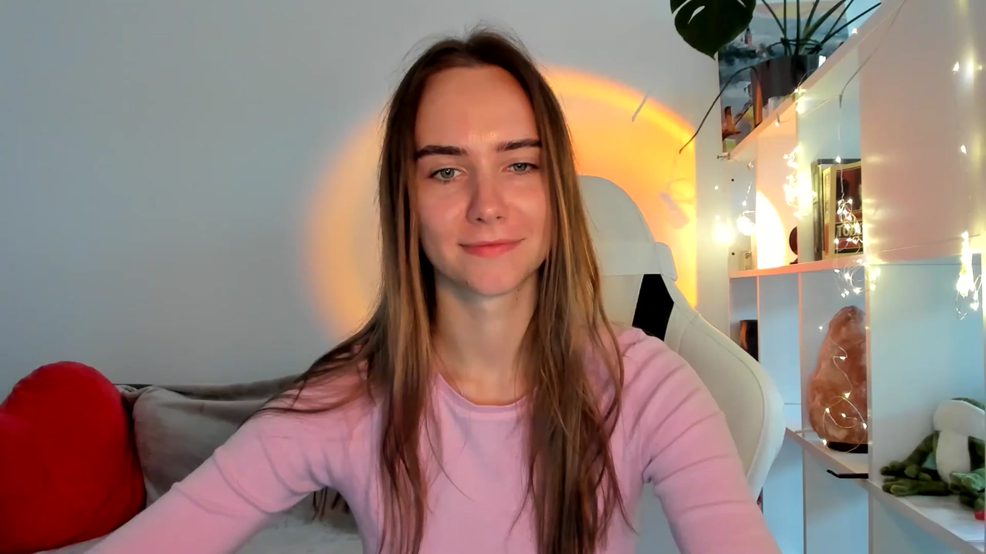 Gallery image thumbnail from OhAlisa's myfreecams stream on, 09/08/2025, 14:40 image 2 of 20